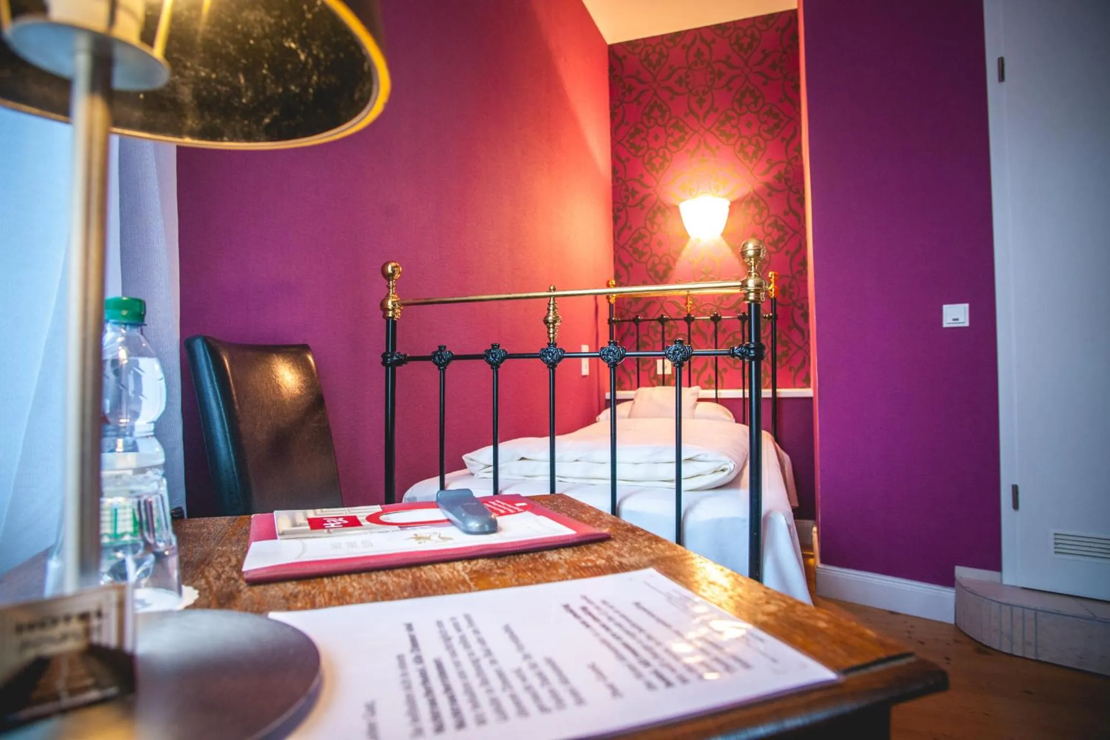 Photo of the whole room, Bed in Hotel Alexander