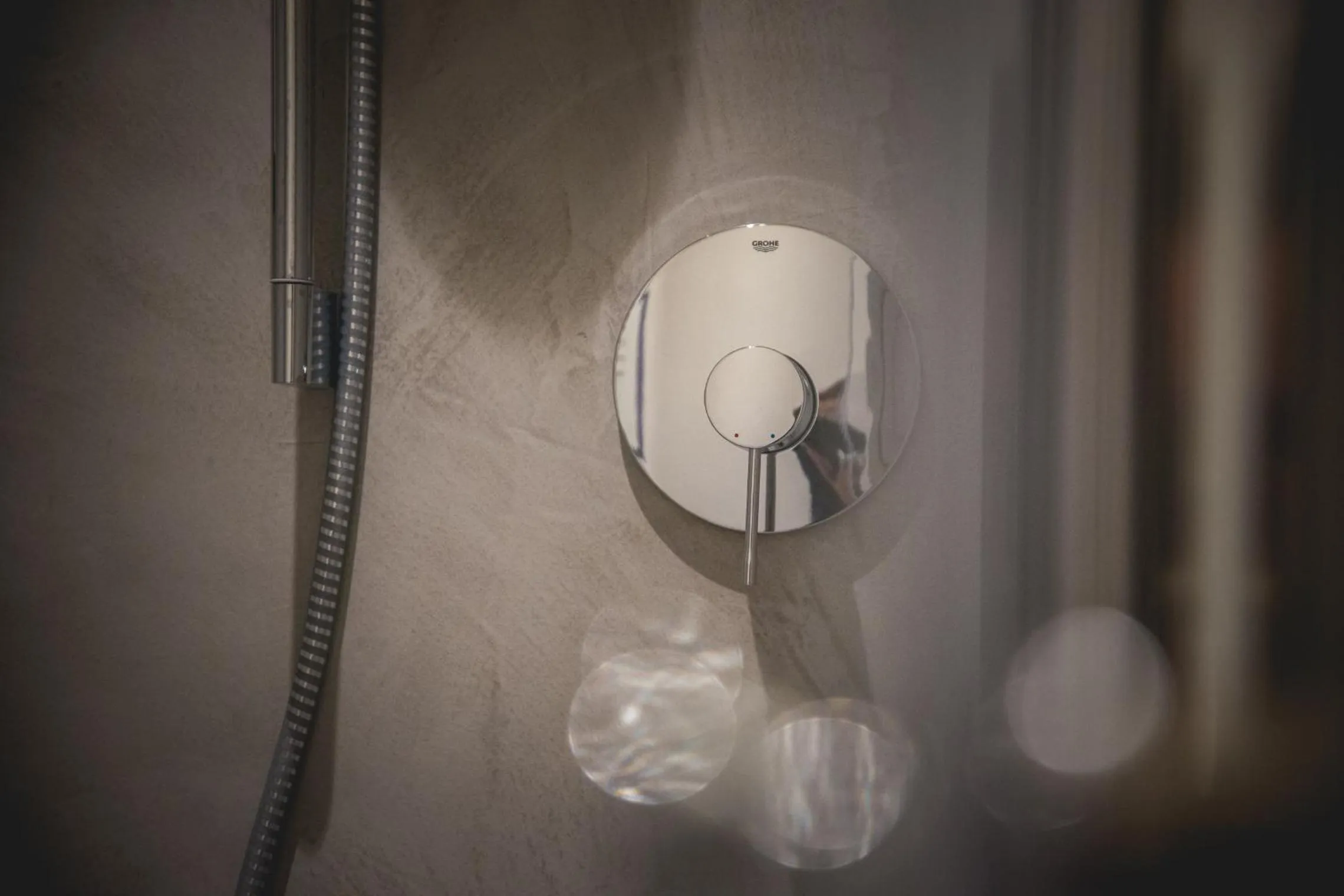 Shower in Hotel Alexander