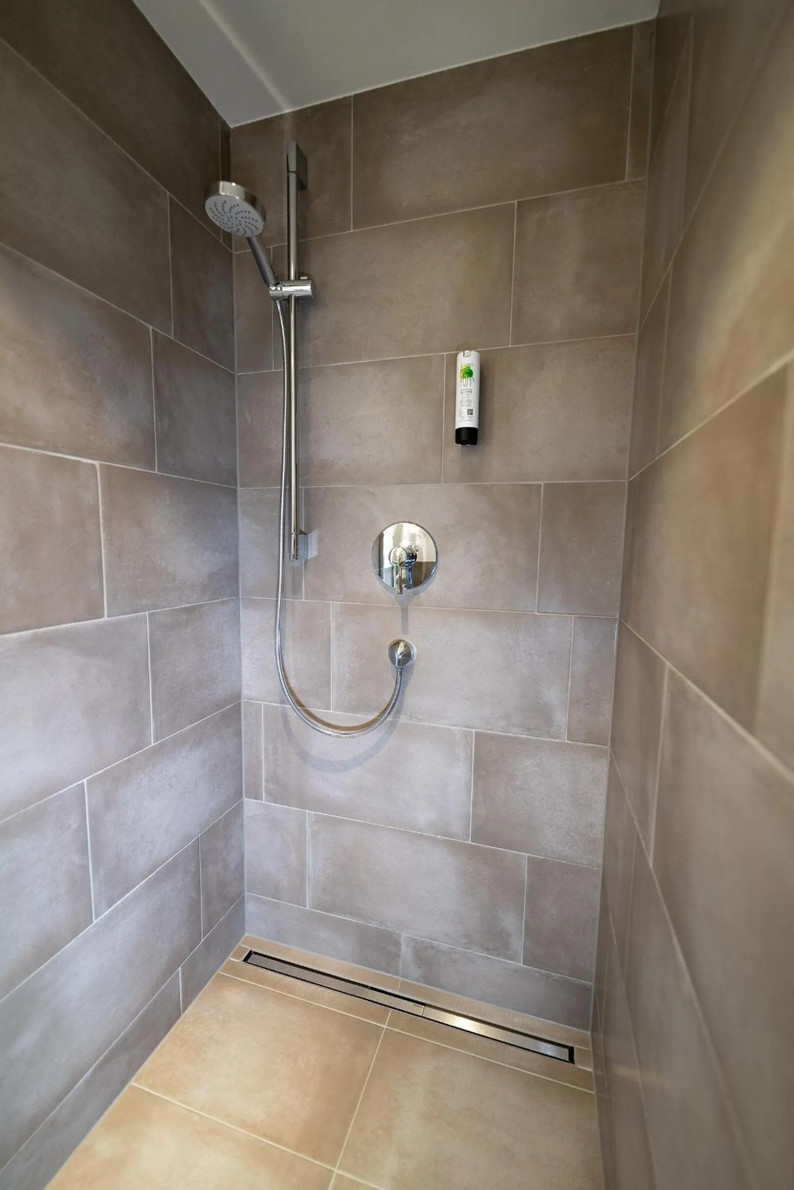 Shower in Hotel Alexander