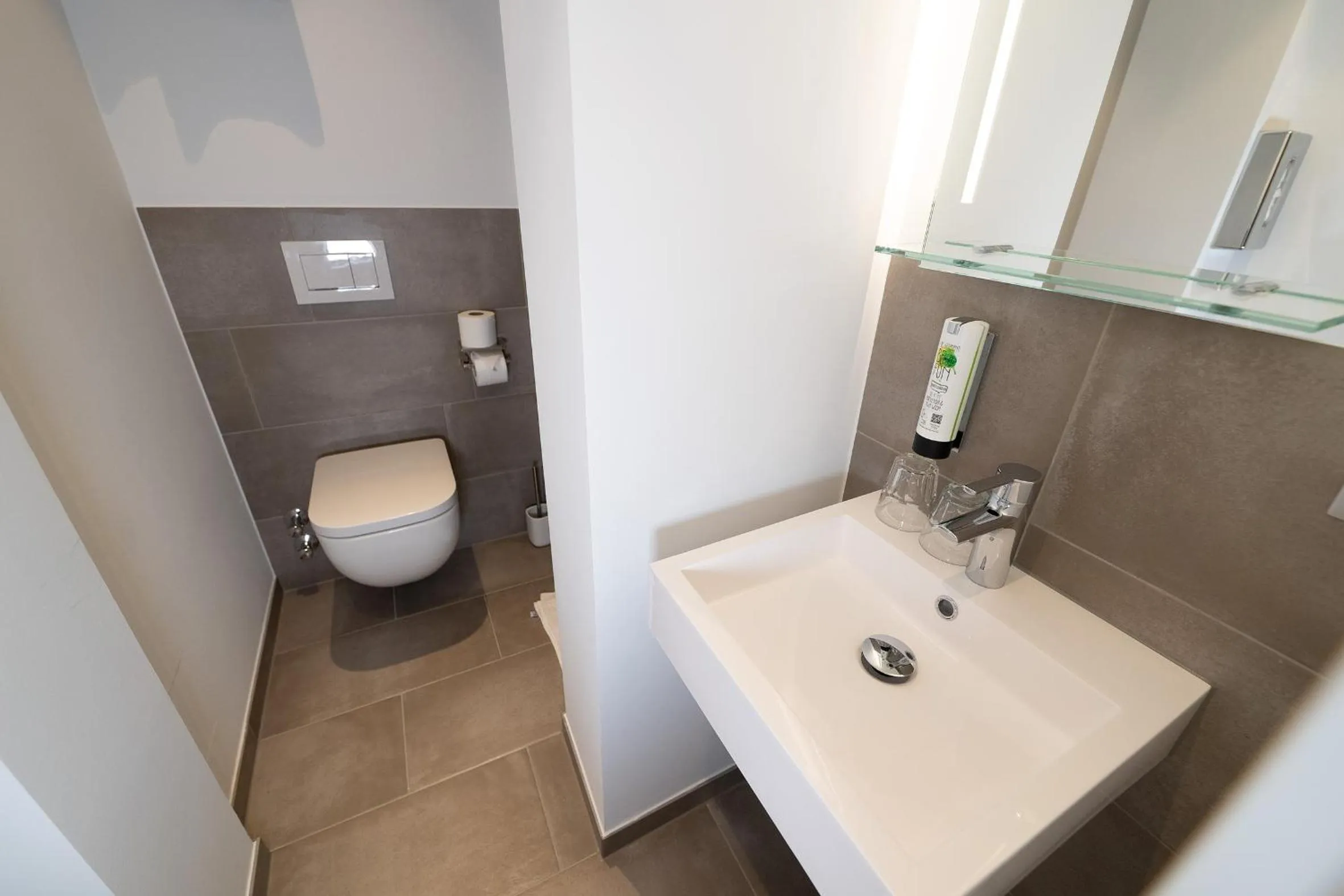 Bathroom in Hotel Alexander