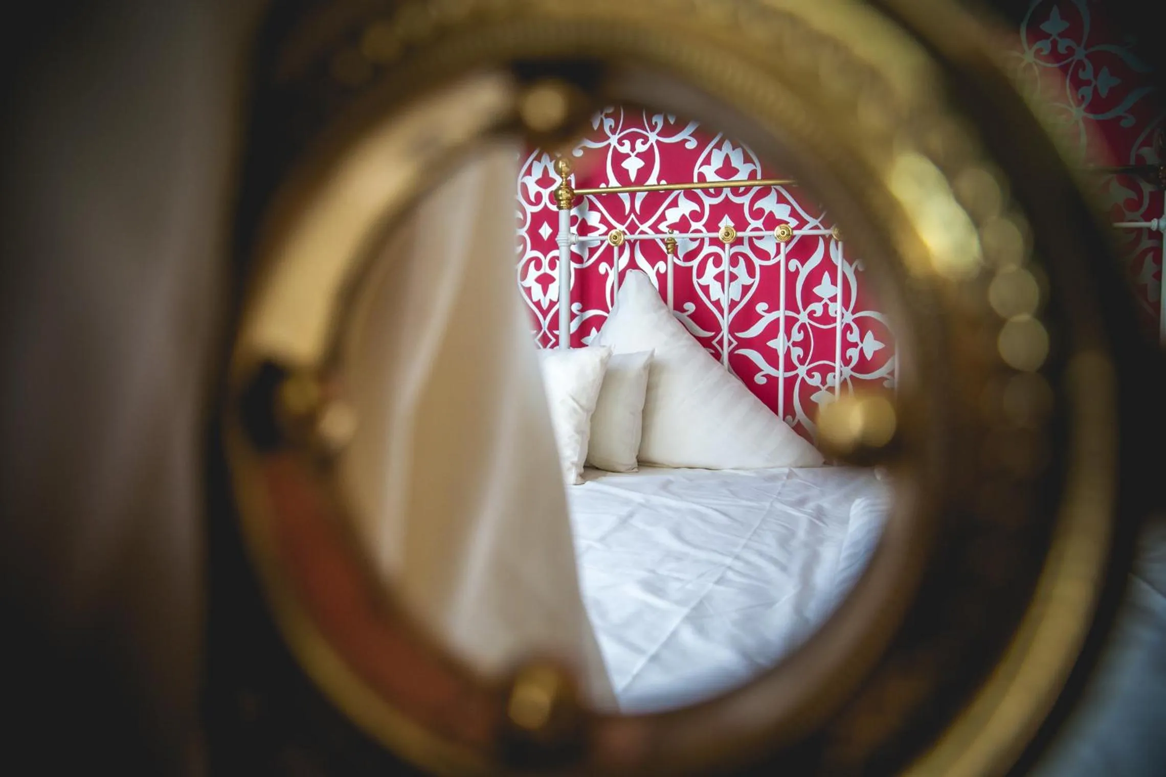 Bed in Hotel Alexander