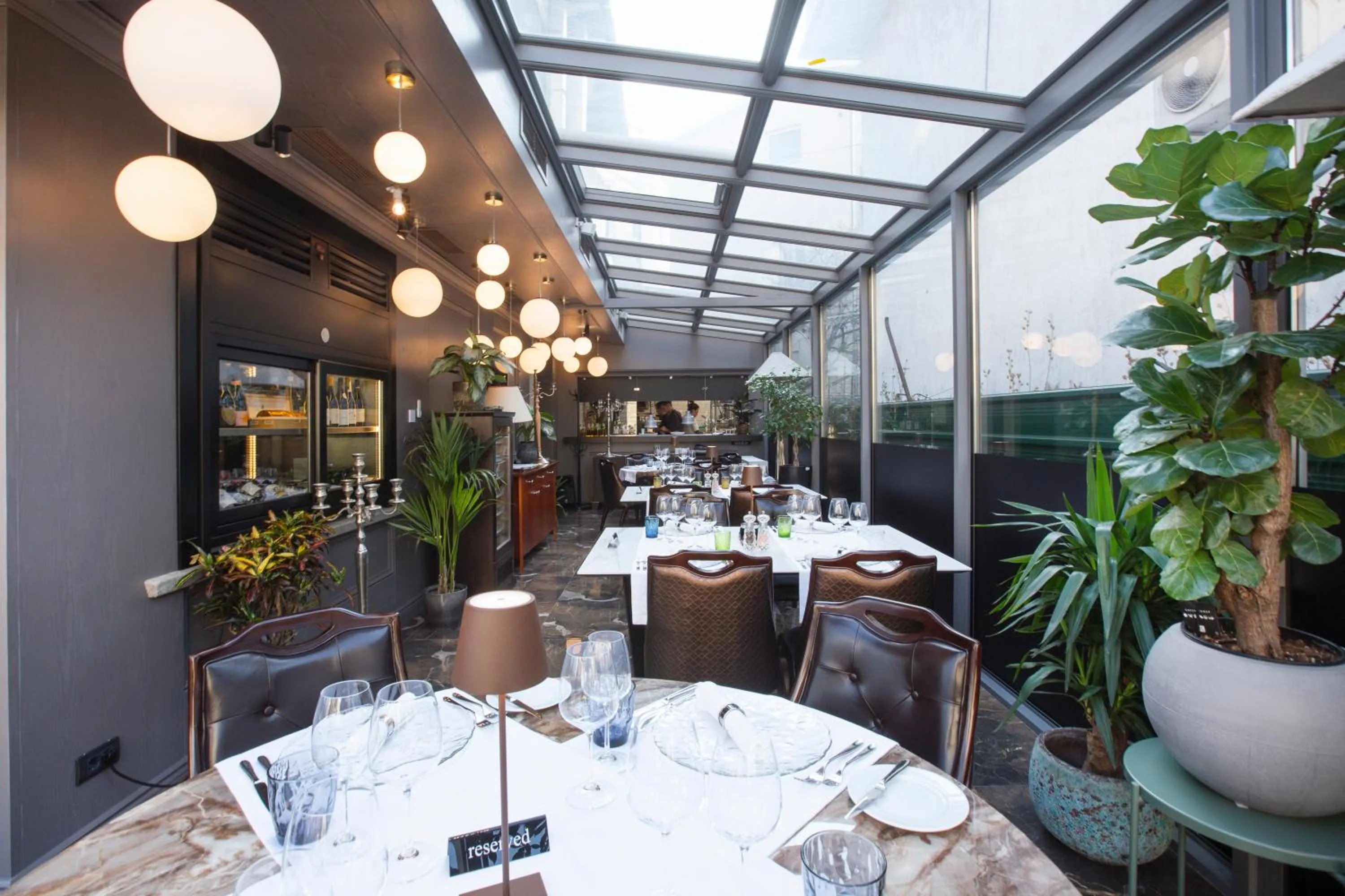 Restaurant/places to eat in Eclat Luxury Hotel