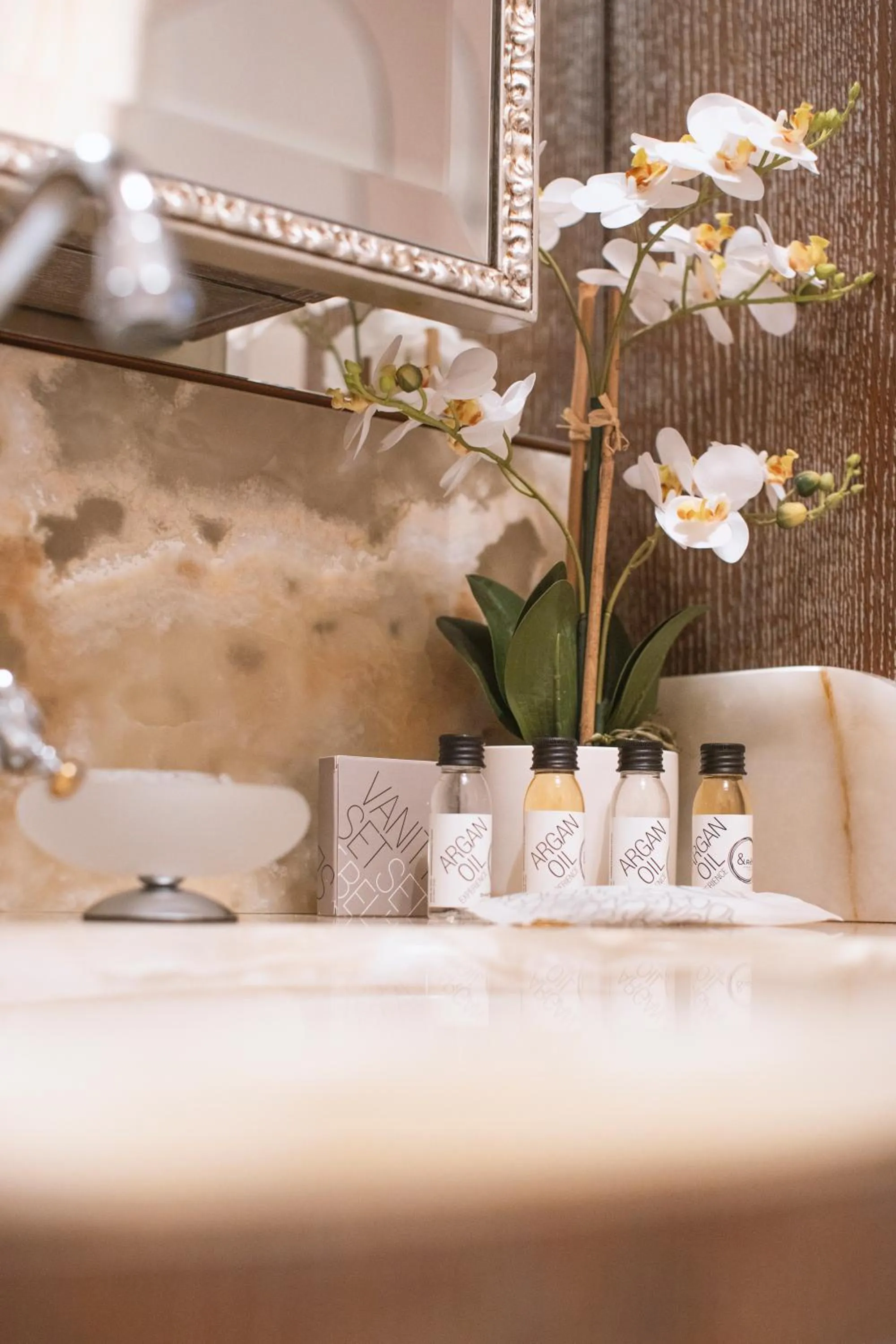 Bathroom in Eclat Luxury Hotel