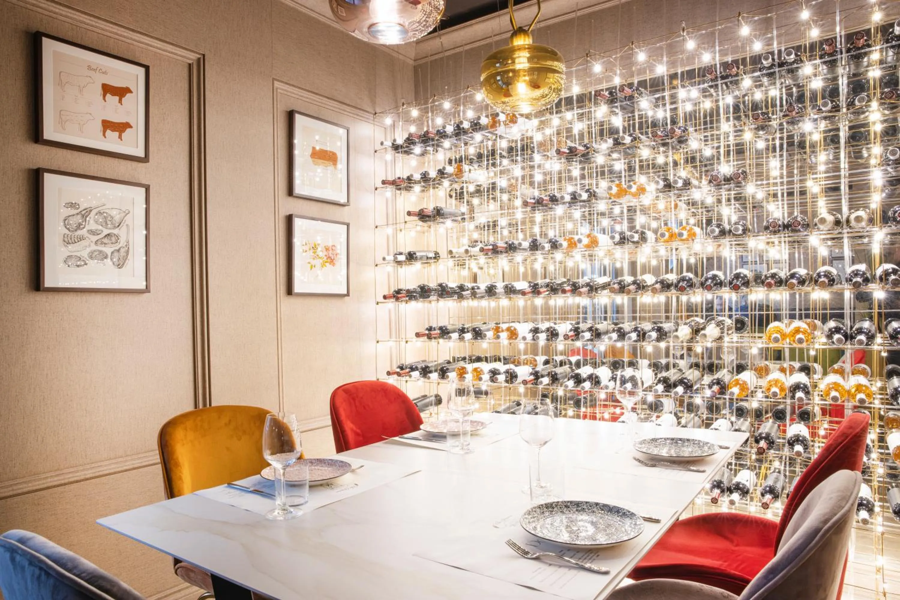 Restaurant/places to eat in Eclat Luxury Hotel