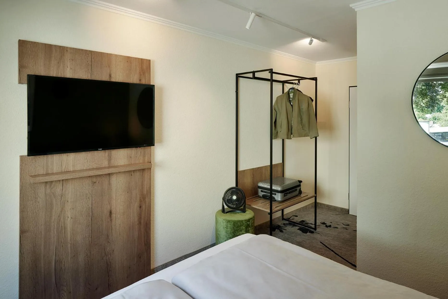 Photo of the whole room, Bed in LIHO - einfach Lübeck