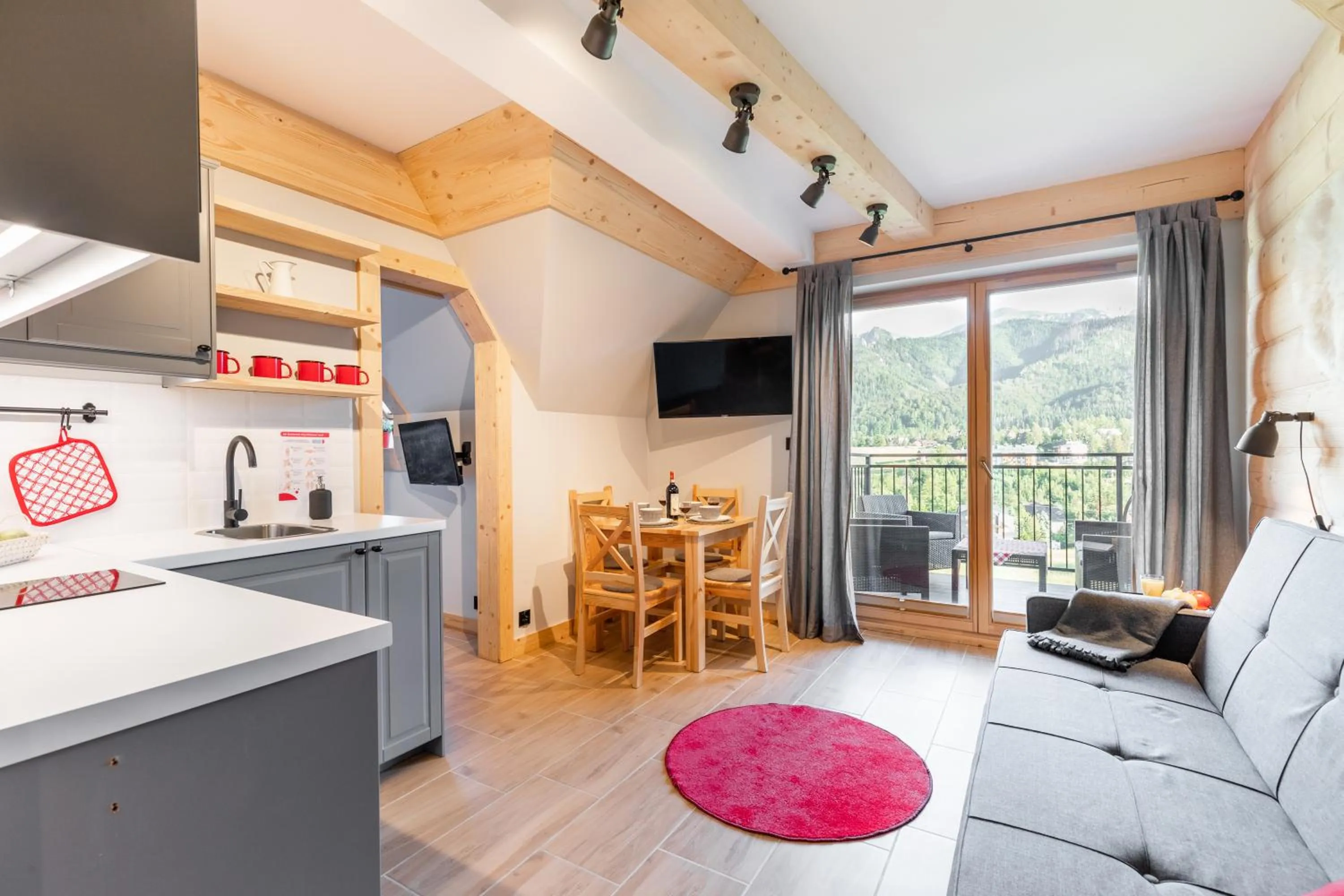 Kitchen or kitchenette in Apartamenty Zobacz Giewont Zakopane