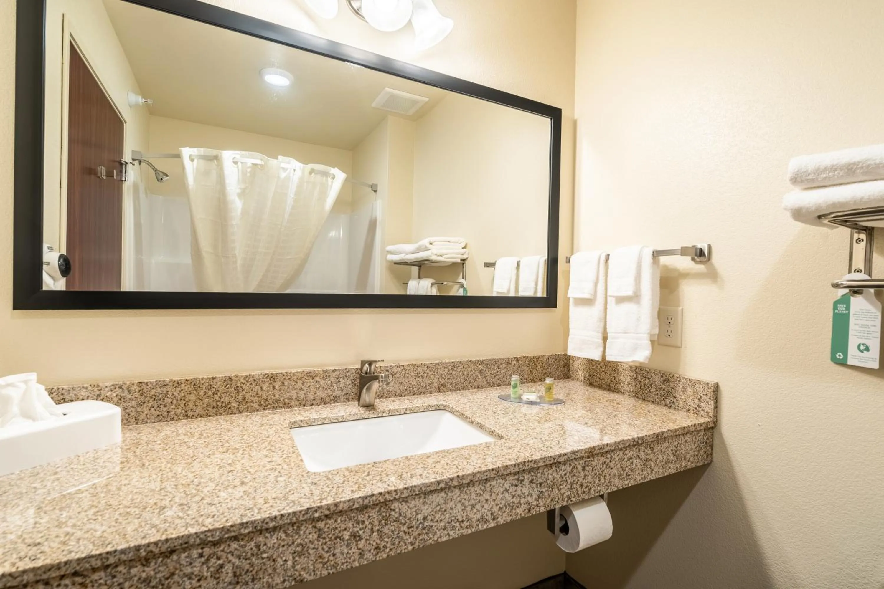 Bathroom in Cobblestone Hotel & Suites - Andrews