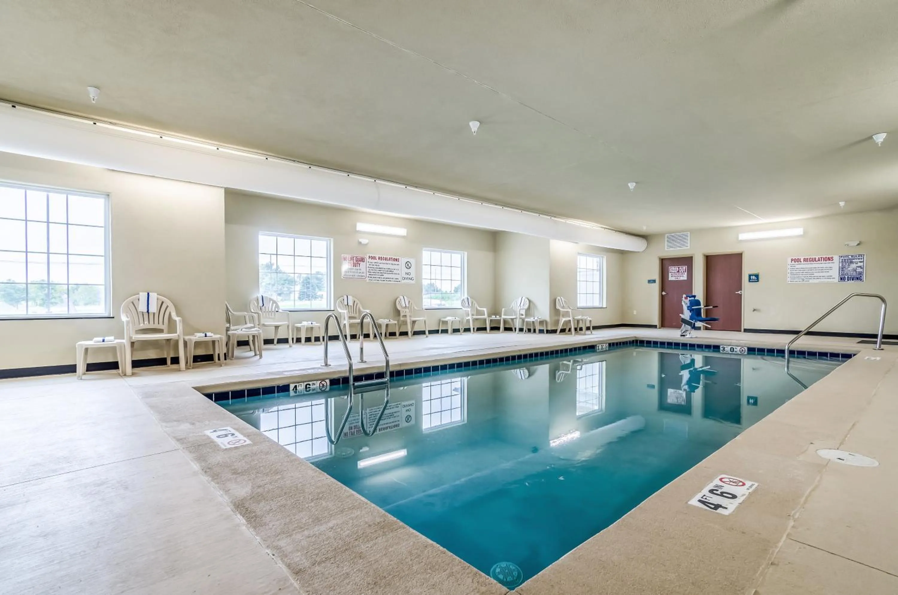 Swimming pool in Cobblestone Hotel & Suites - Andrews