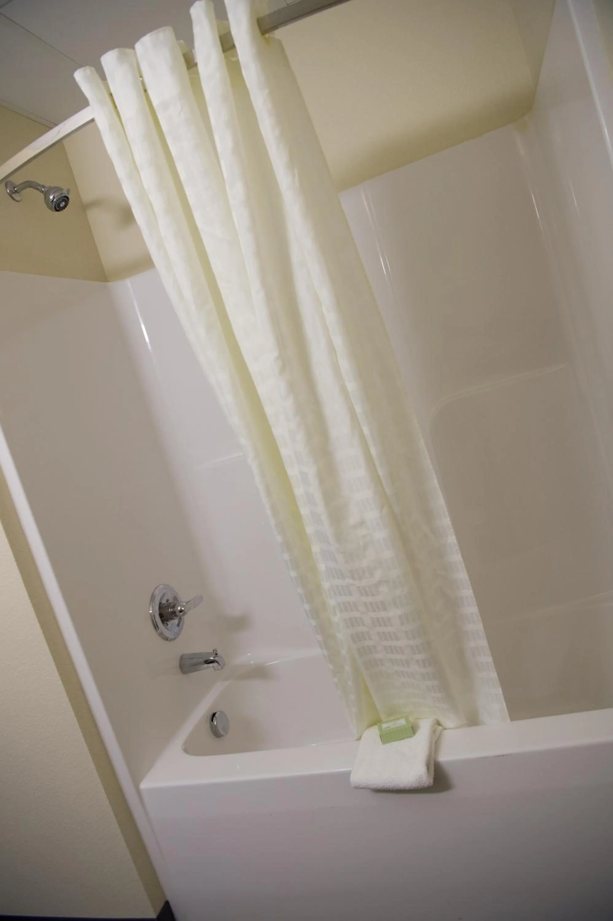 Shower in Cobblestone Inn & Suites - Forest City
