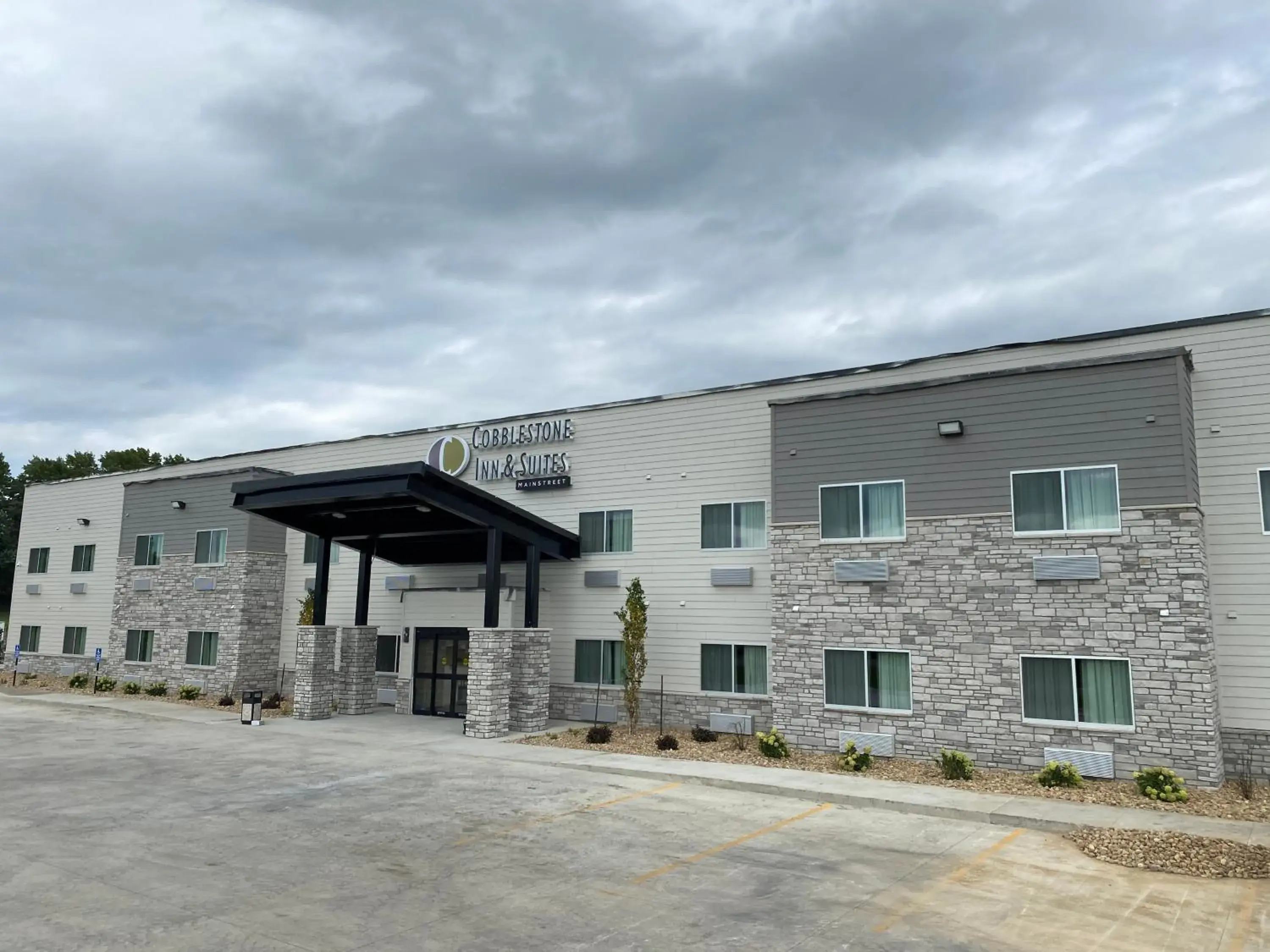 Facade/entrance in Cobblestone Inn & Suites - Forest City Facade/entrance in Cobblestone Inn & Suites - Forest City