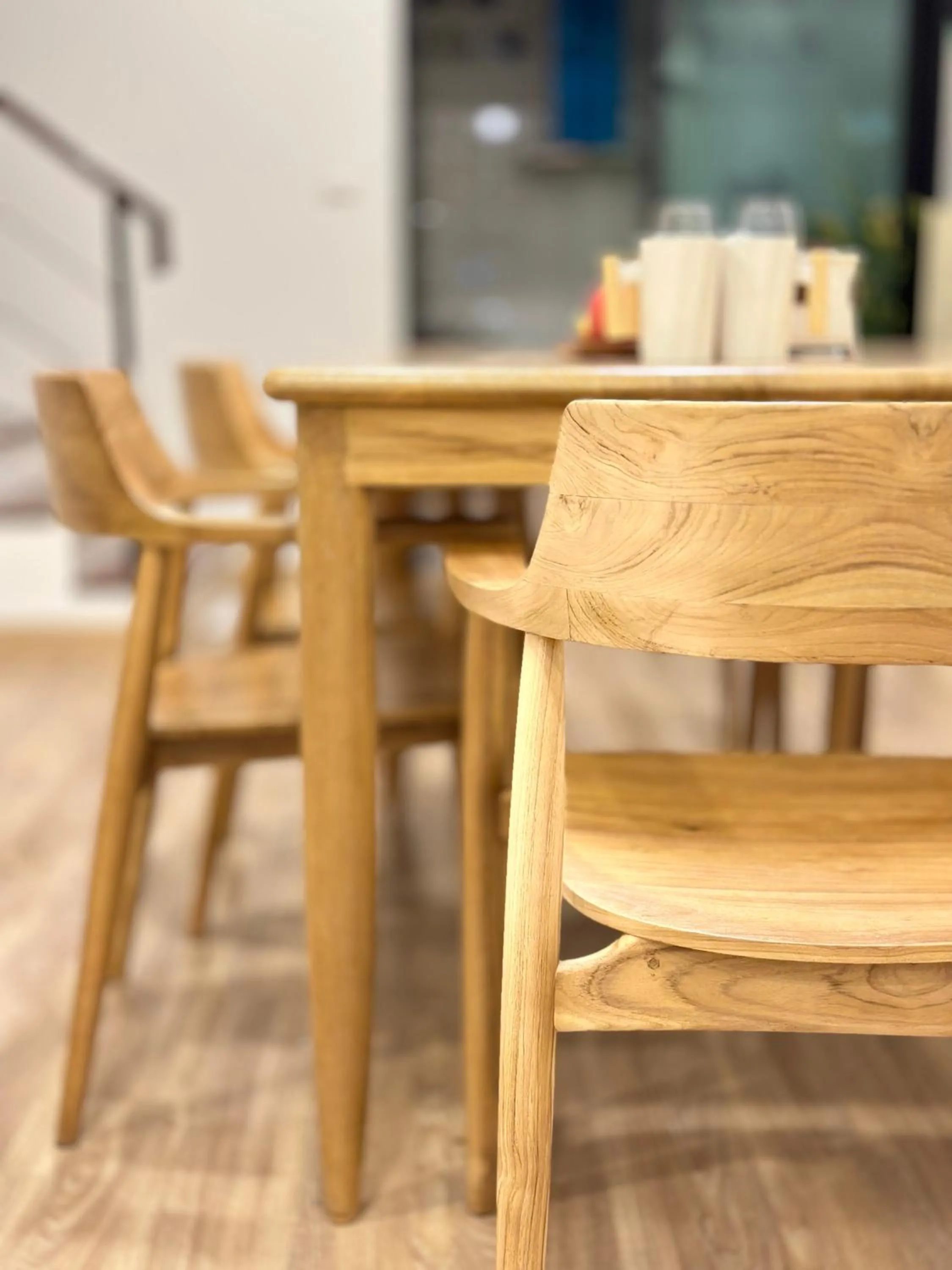 Dining area in PaperPlaneCNX @ Haiya - 3 Storey Flowery Loft