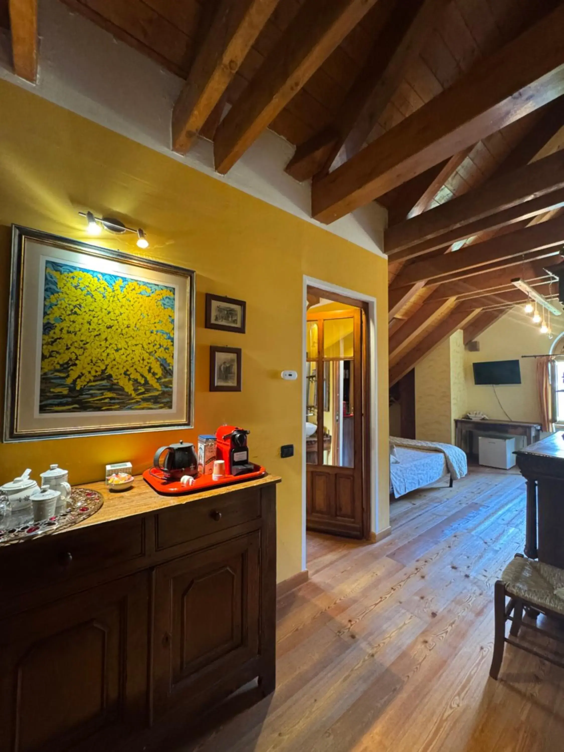 Double Room with Mountain View in Casa Brencio Double Room with Mountain View in Casa Brencio