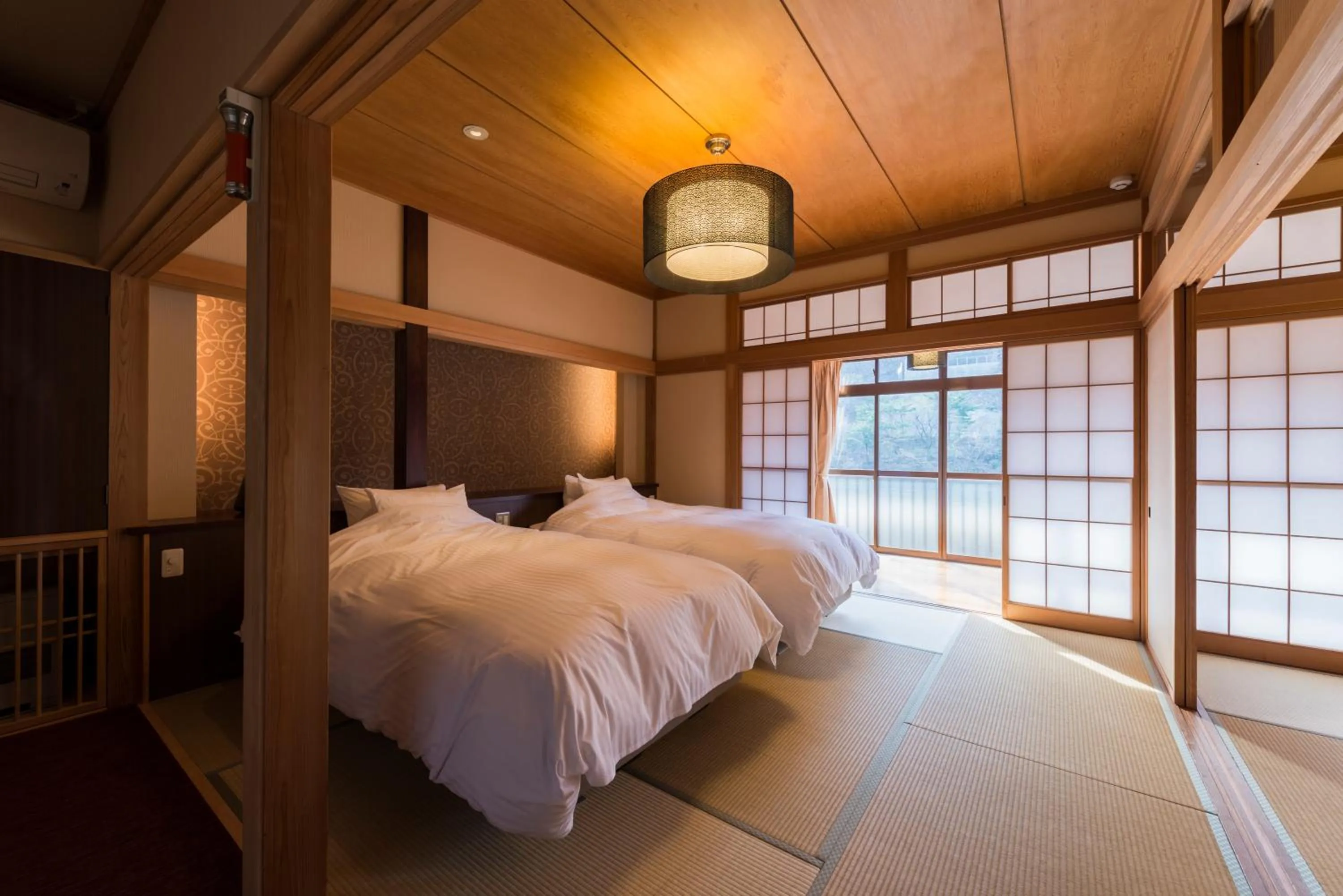 Bed in Takanosukan