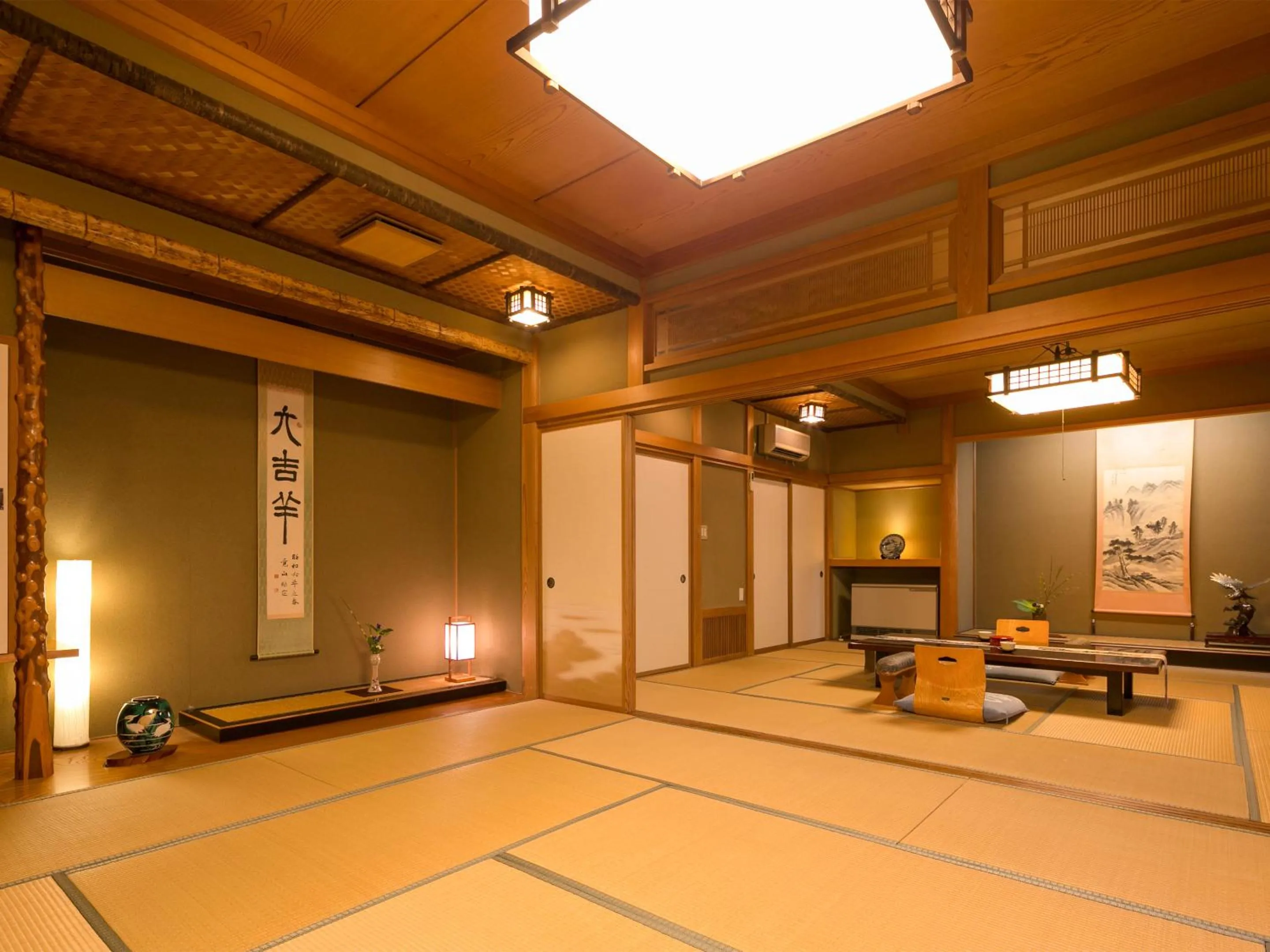 Photo of the whole room in Takanosukan
