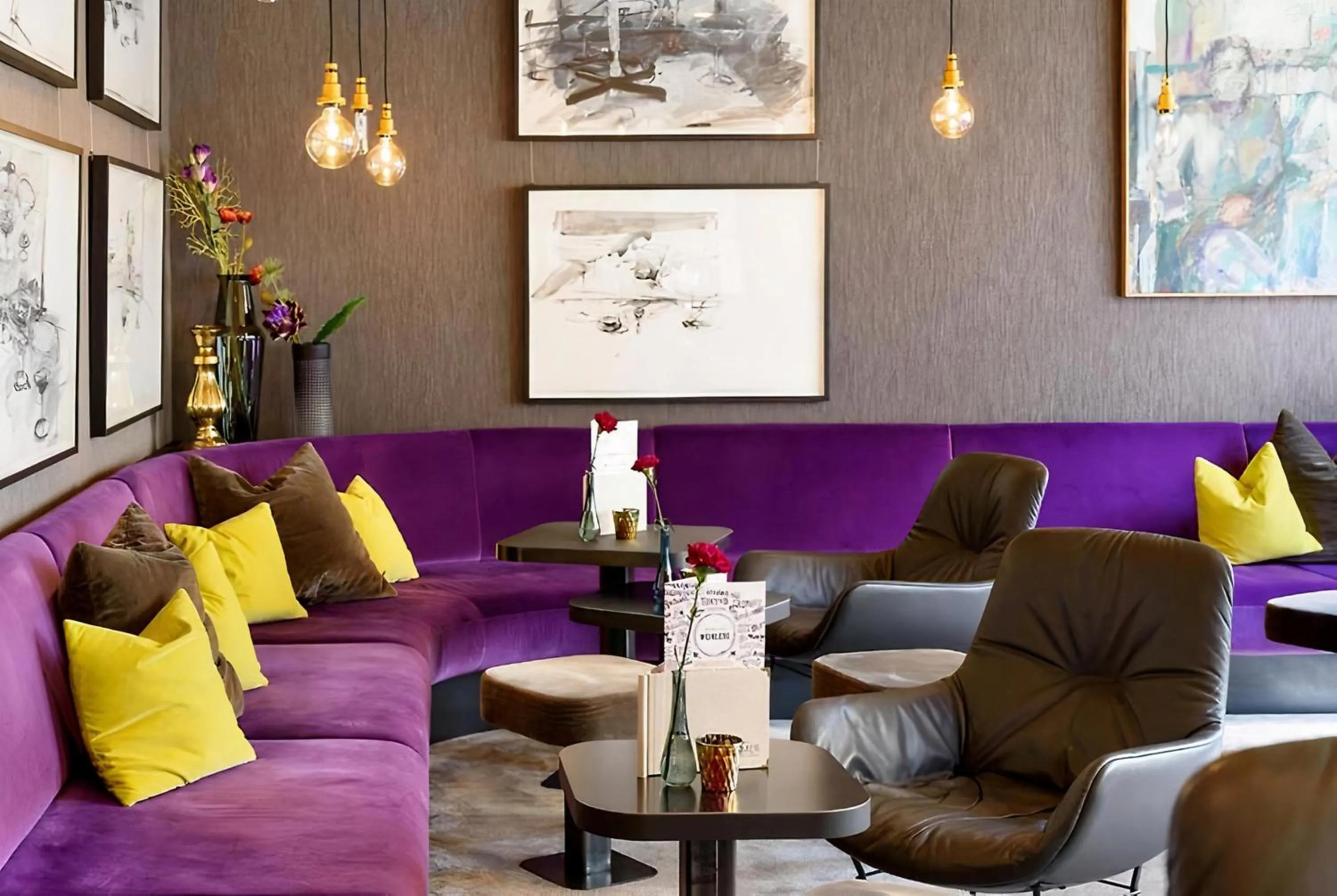 Lounge or bar in PLAZA INN Regensburg