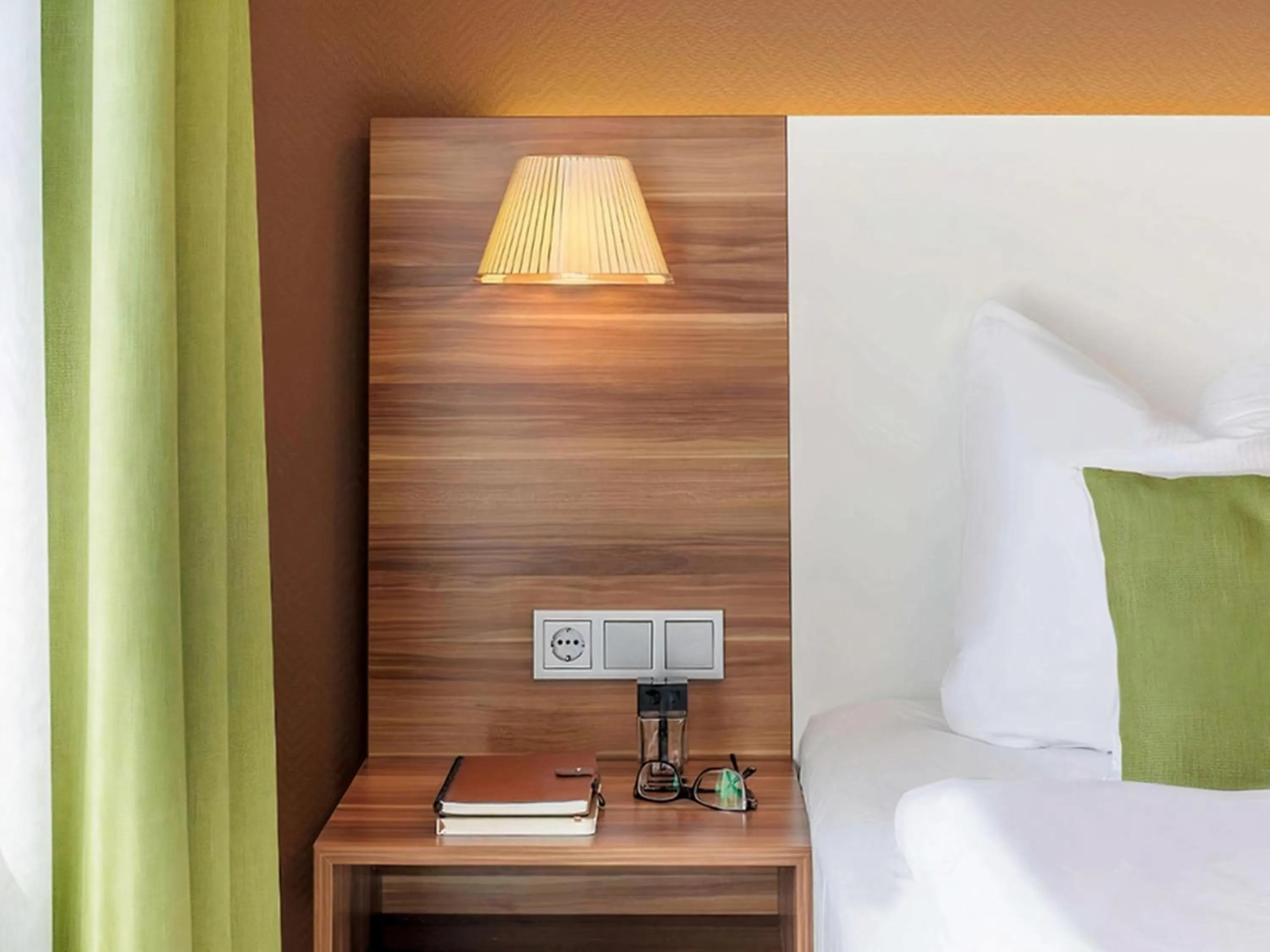 Bed in PLAZA INN Regensburg