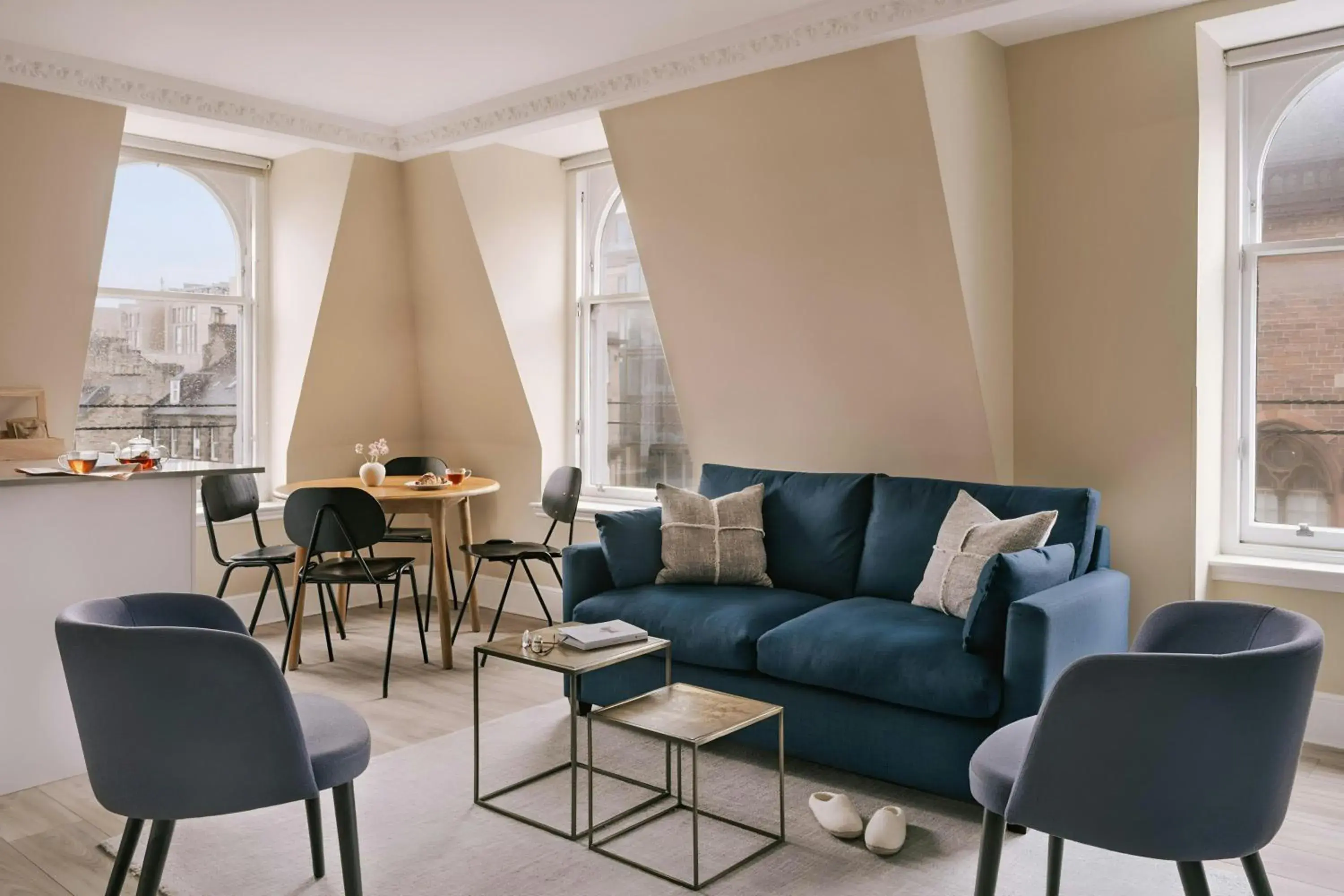 Superior Two Bedroom Suite in Thistle Suites Royal Garden Superior Two Bedroom Suite in Thistle Suites Royal Garden