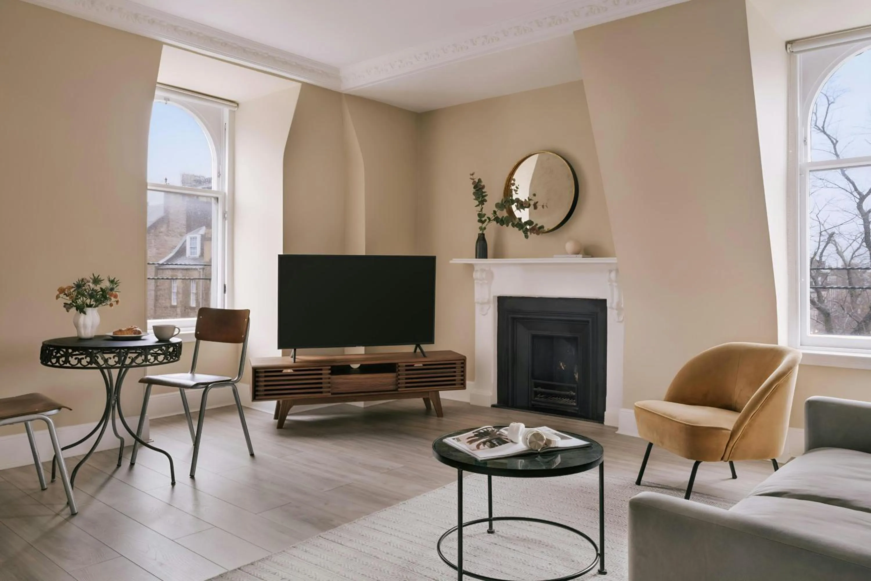 Living room in Sonder by Marriott Bonvoy Royal Garden Apartments New Town