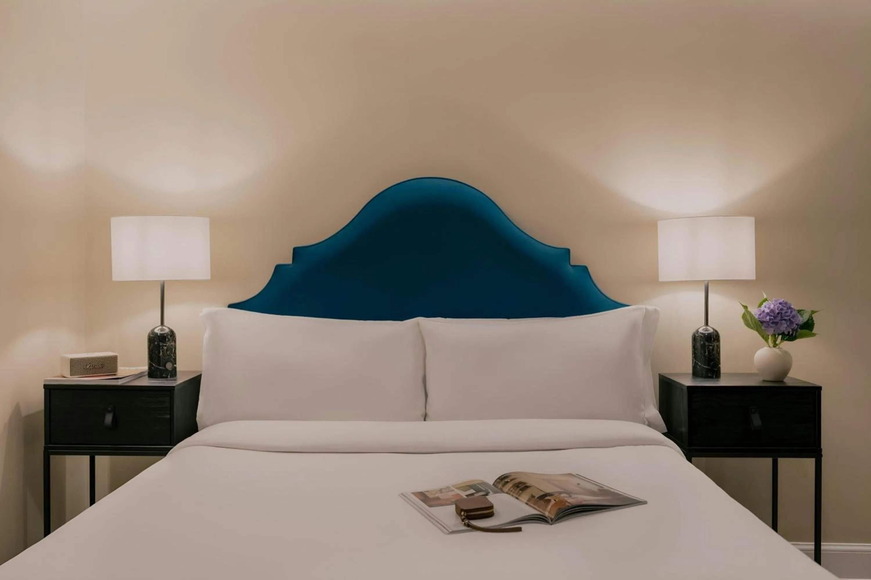 Photo of the whole room, Bed in Sonder by Marriott Bonvoy Royal Garden Apartments New Town