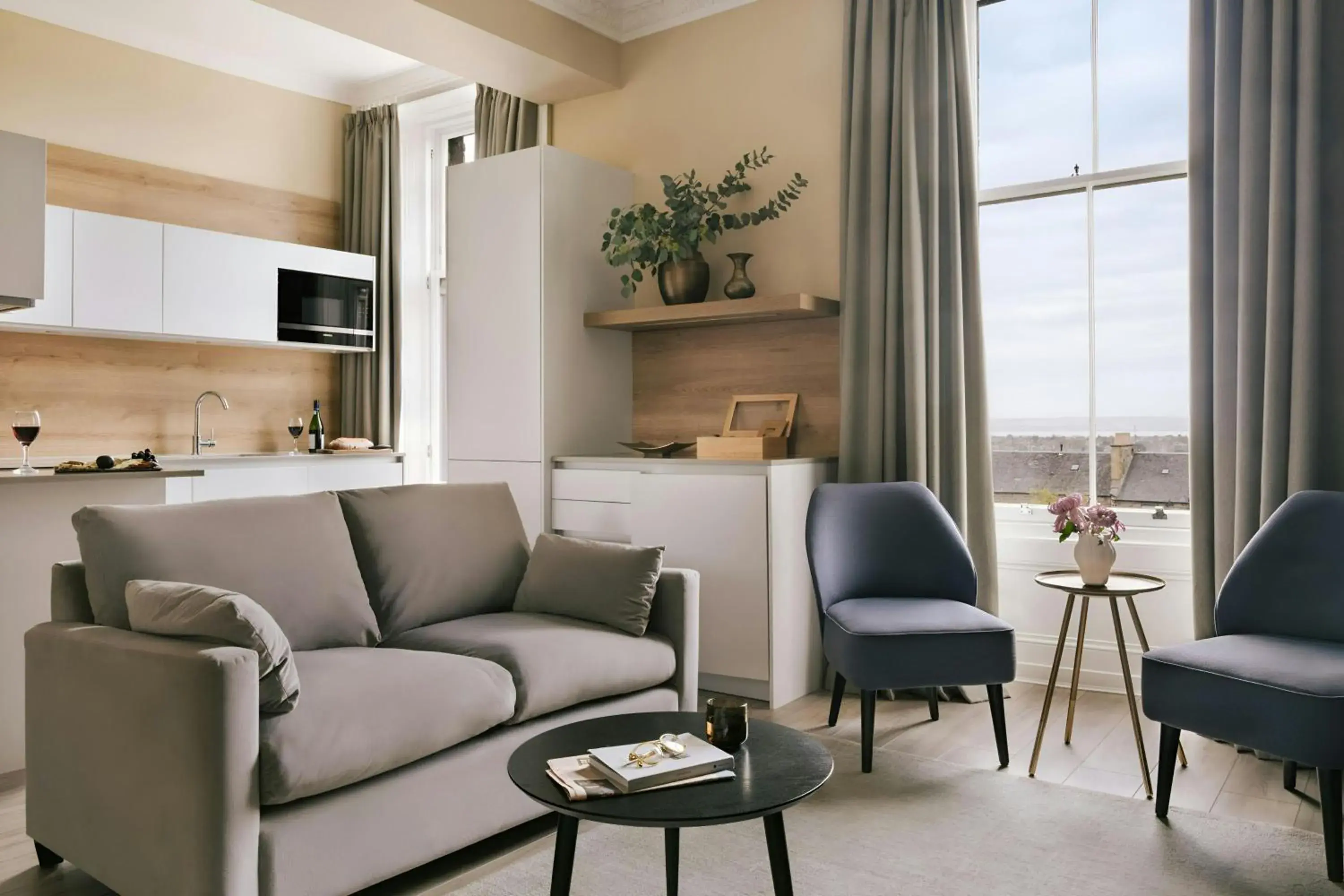 Thistle Suites Royal Garden Thistle Suites Royal Garden