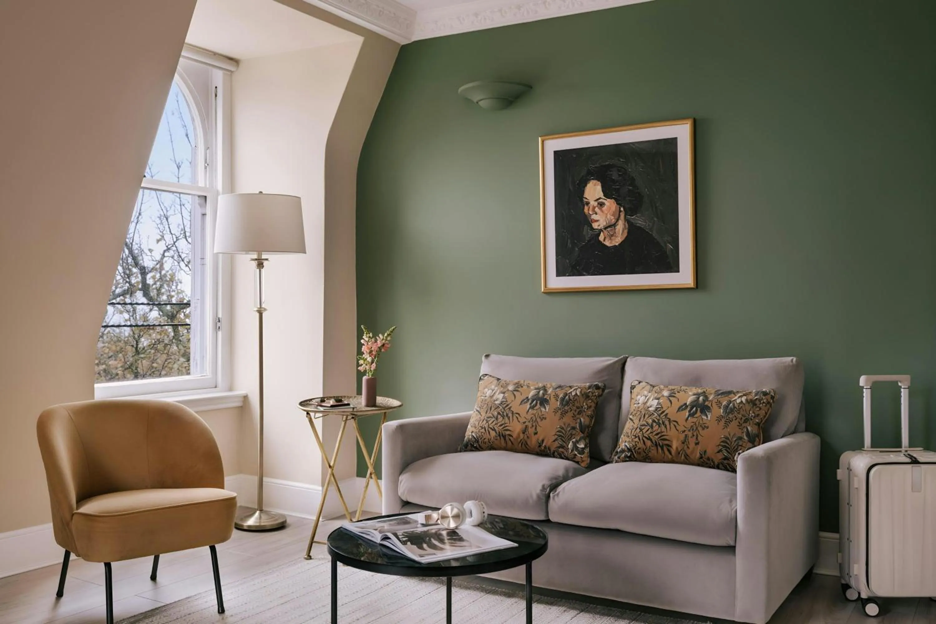 Living room in Sonder by Marriott Bonvoy Royal Garden Apartments New Town