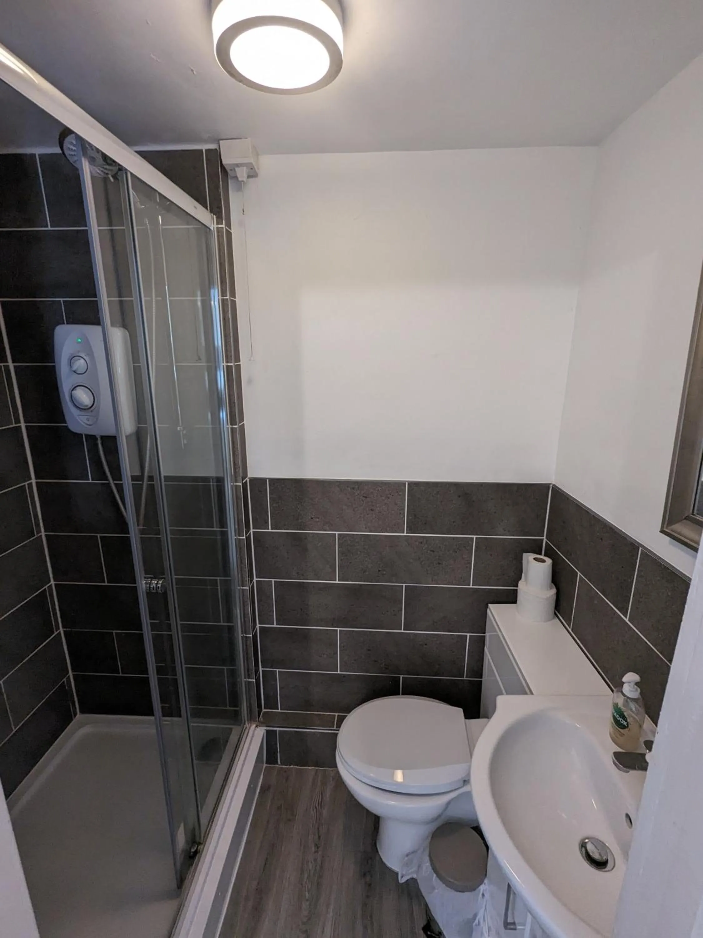 Shower in Prestleigh inn