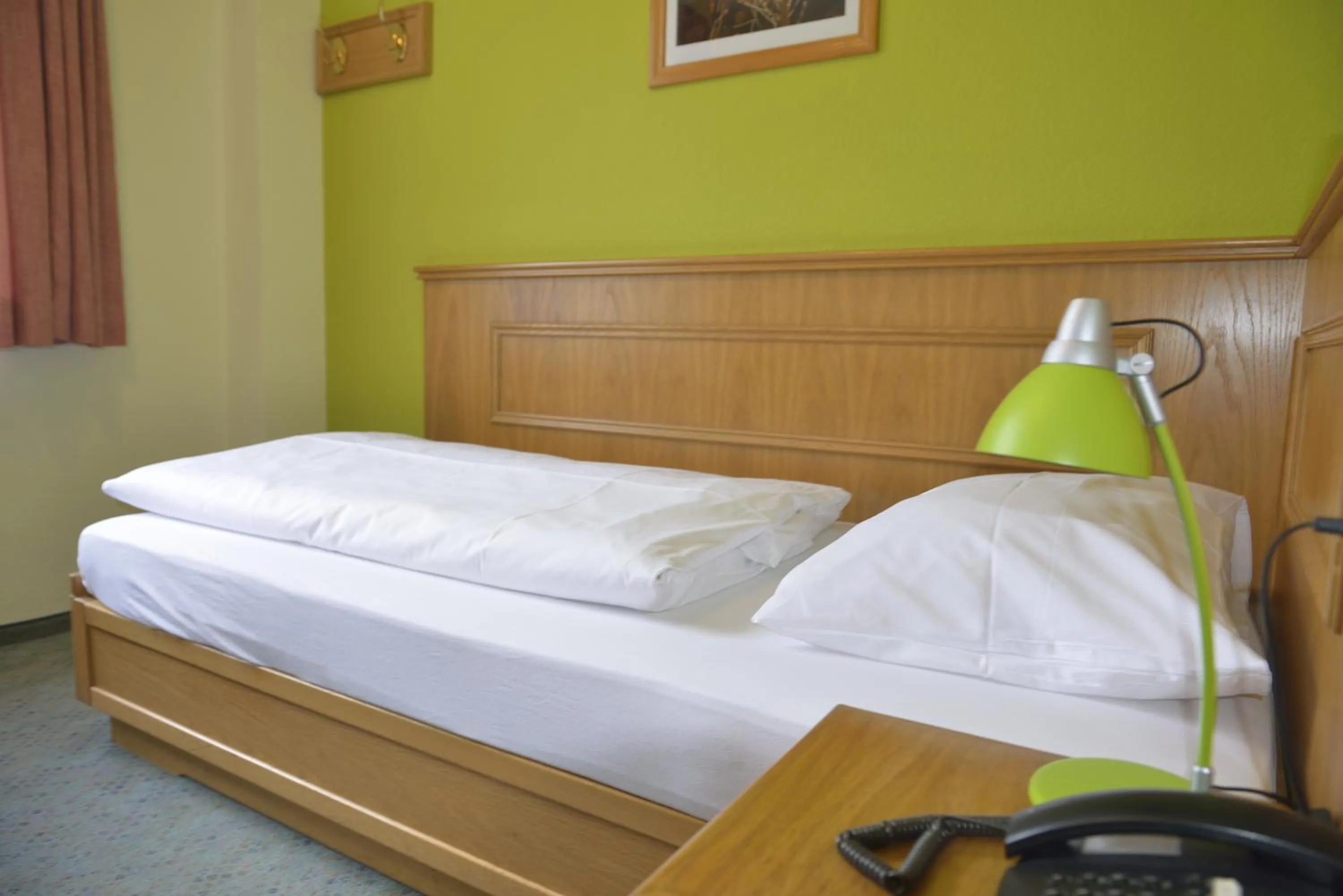 Photo of the whole room, Bed in Land- und Golfhotel Alte Fliegerschule