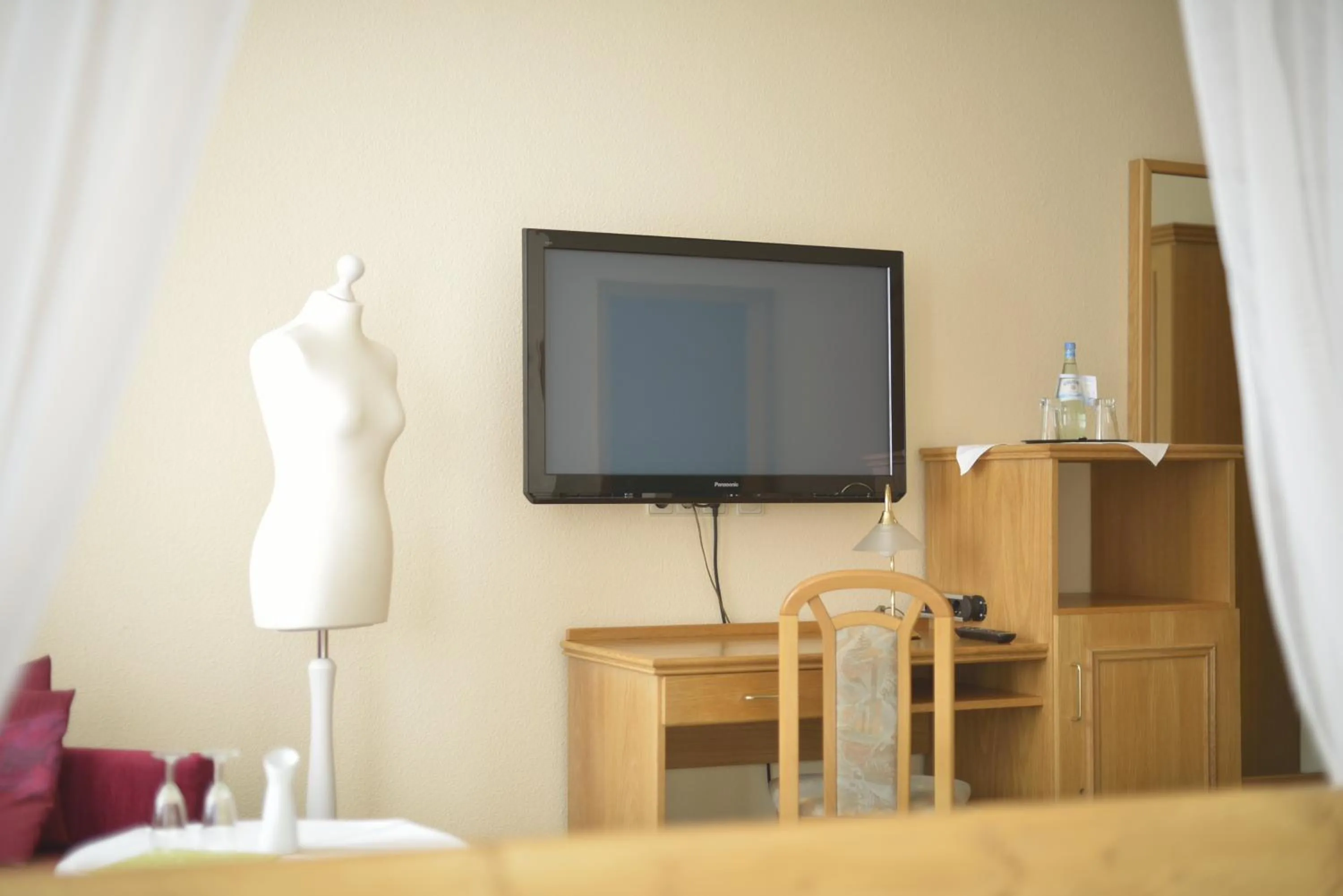 TV and multimedia, Bed in Land- und Golfhotel Alte Fliegerschule