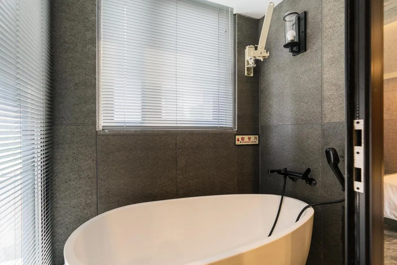 Bathroom in HOTEL THE MAY Jongno