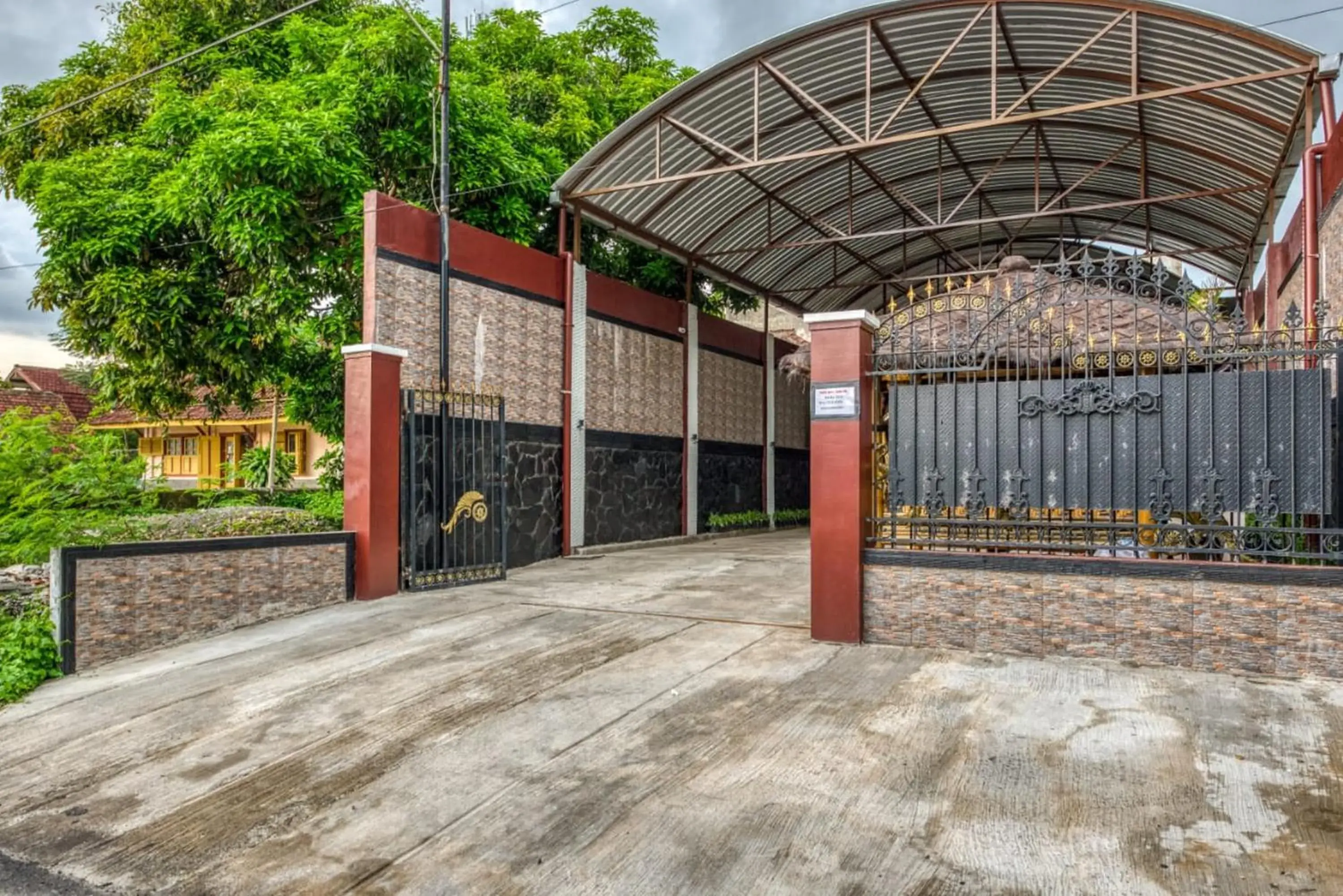 RedDoorz Syariah near Kebon Rojo Park Blitar RedDoorz Syariah near Kebon Rojo Park Blitar