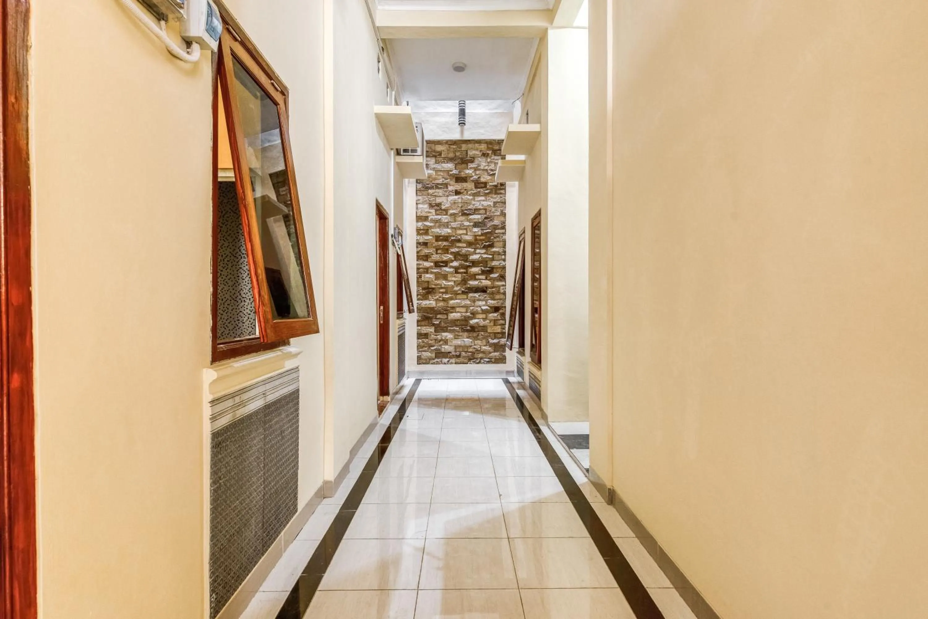 RedDoorz Syariah @ Kertomenanggal Surabaya