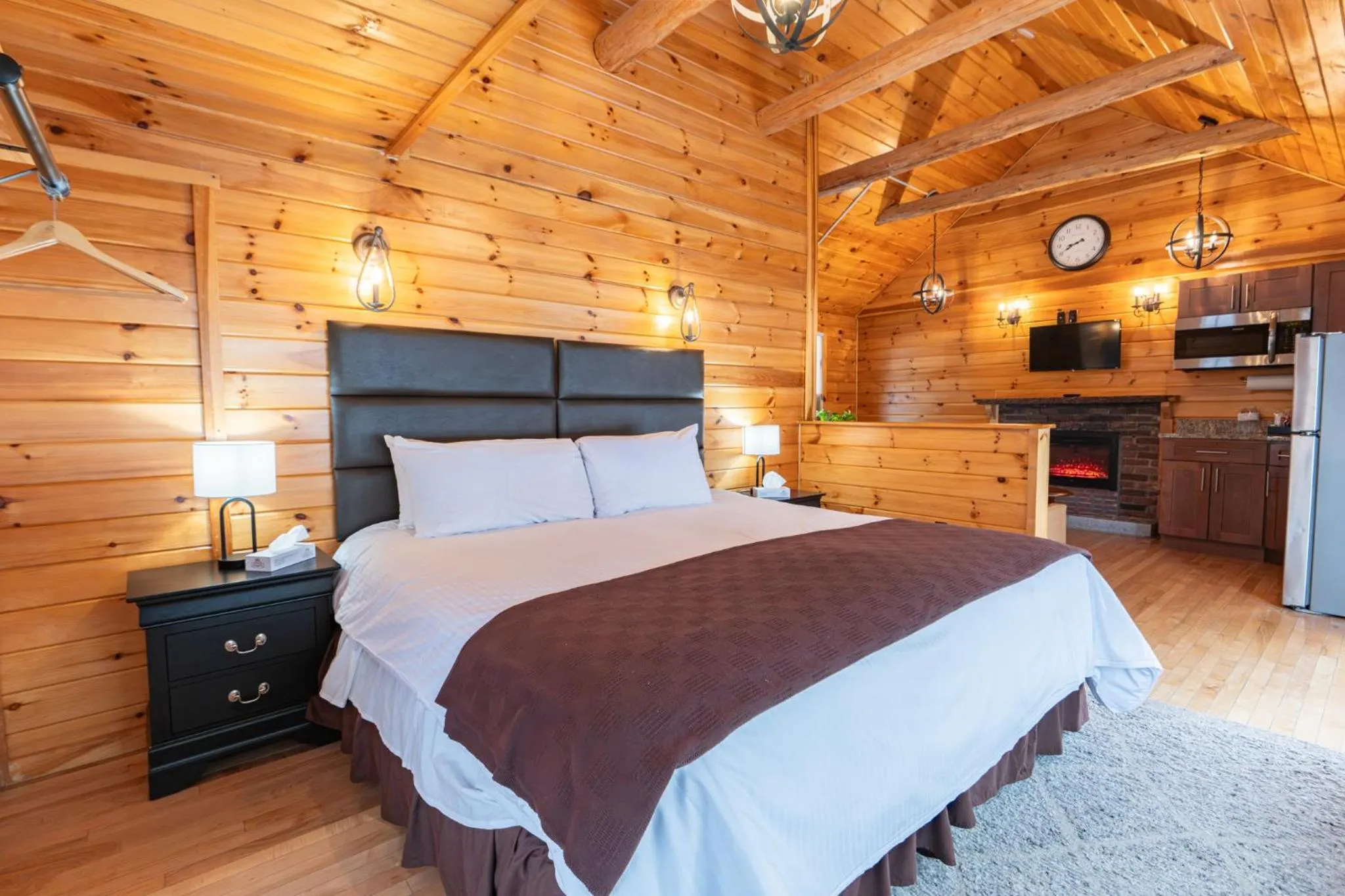 Bed in Cedar Select #16– Cozy Townhouse