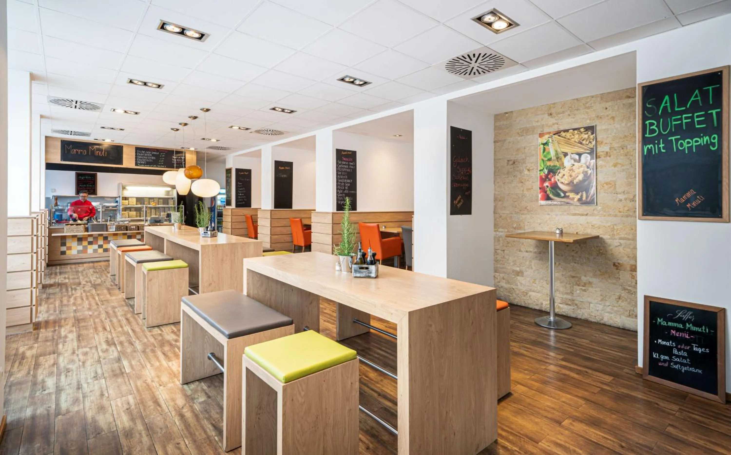 Restaurant/places to eat in Rilano 24/7 Hotel München