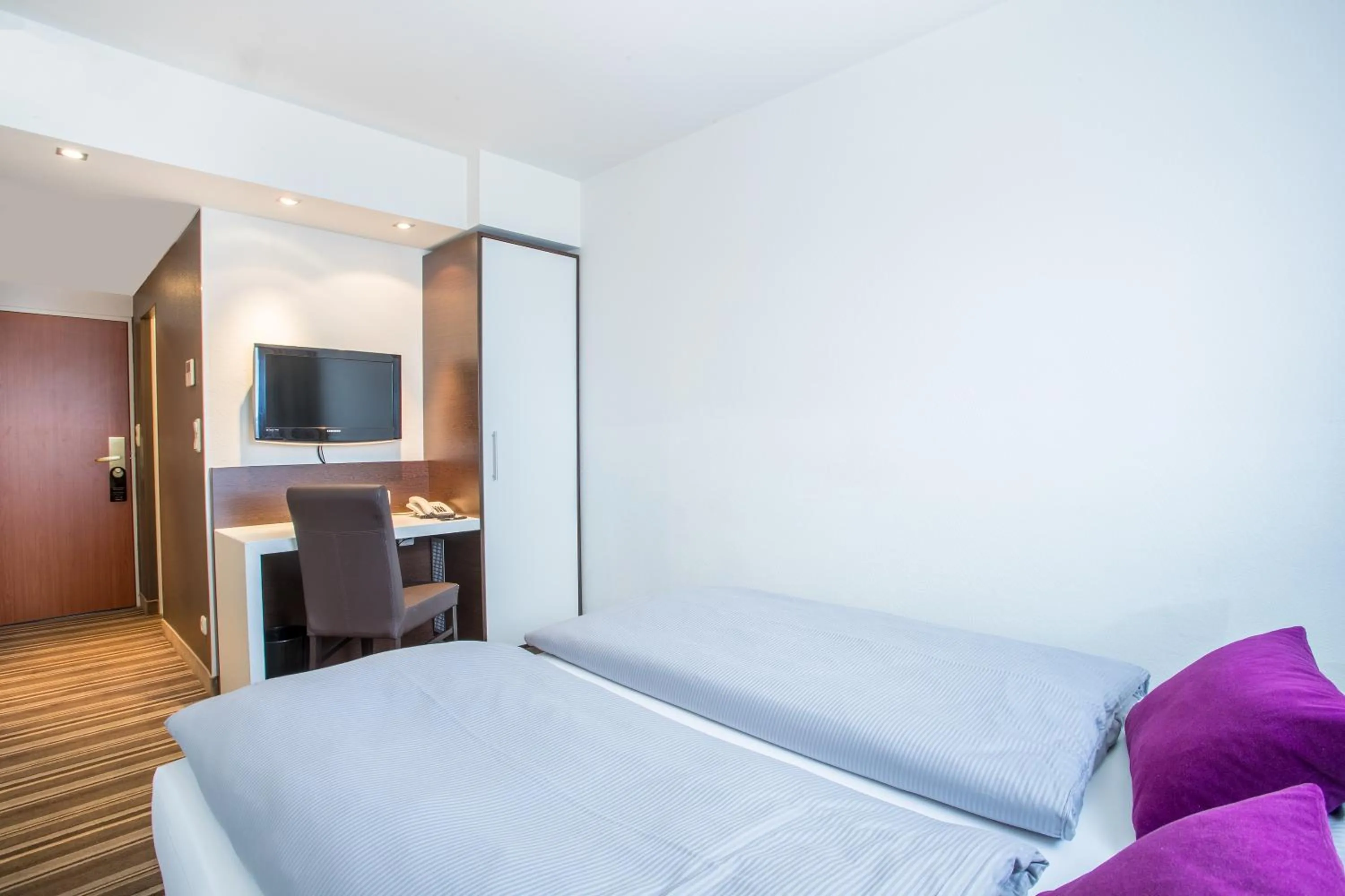 Photo of the whole room in Rilano 24/7 Hotel München