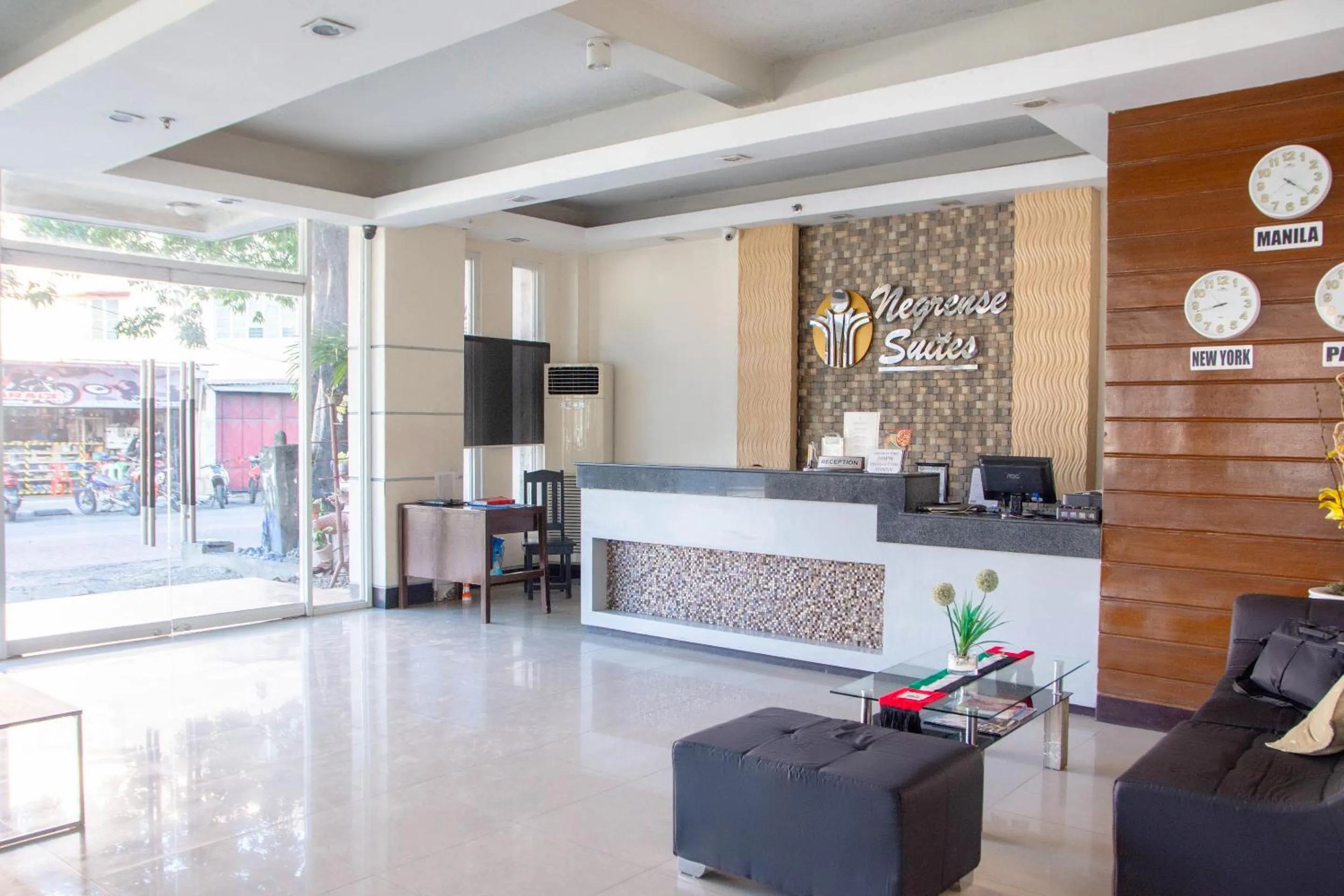 Lobby or reception in Negrense Suites