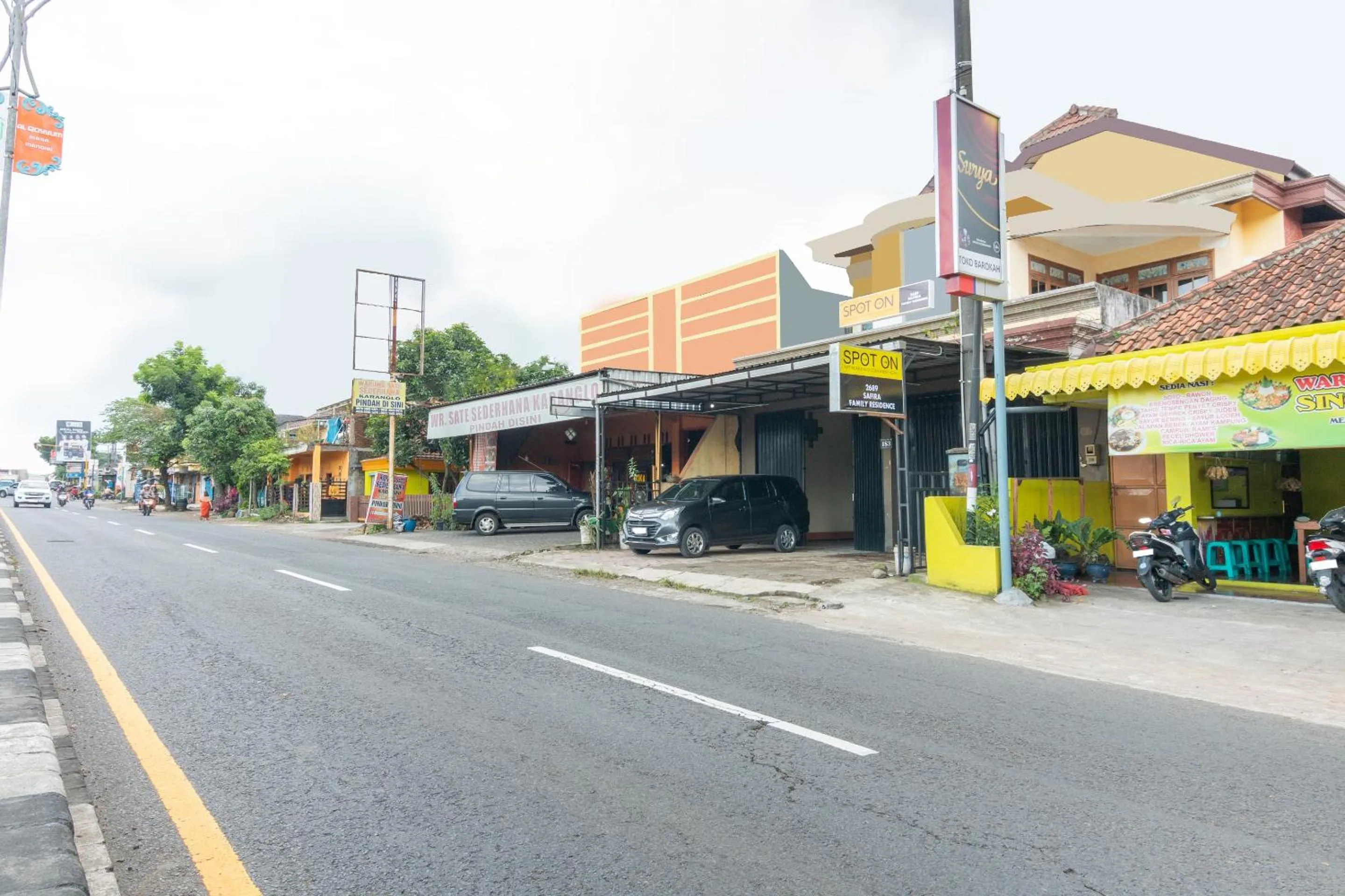 Facade/entrance in Hotel O Safira Family Residence Syariah