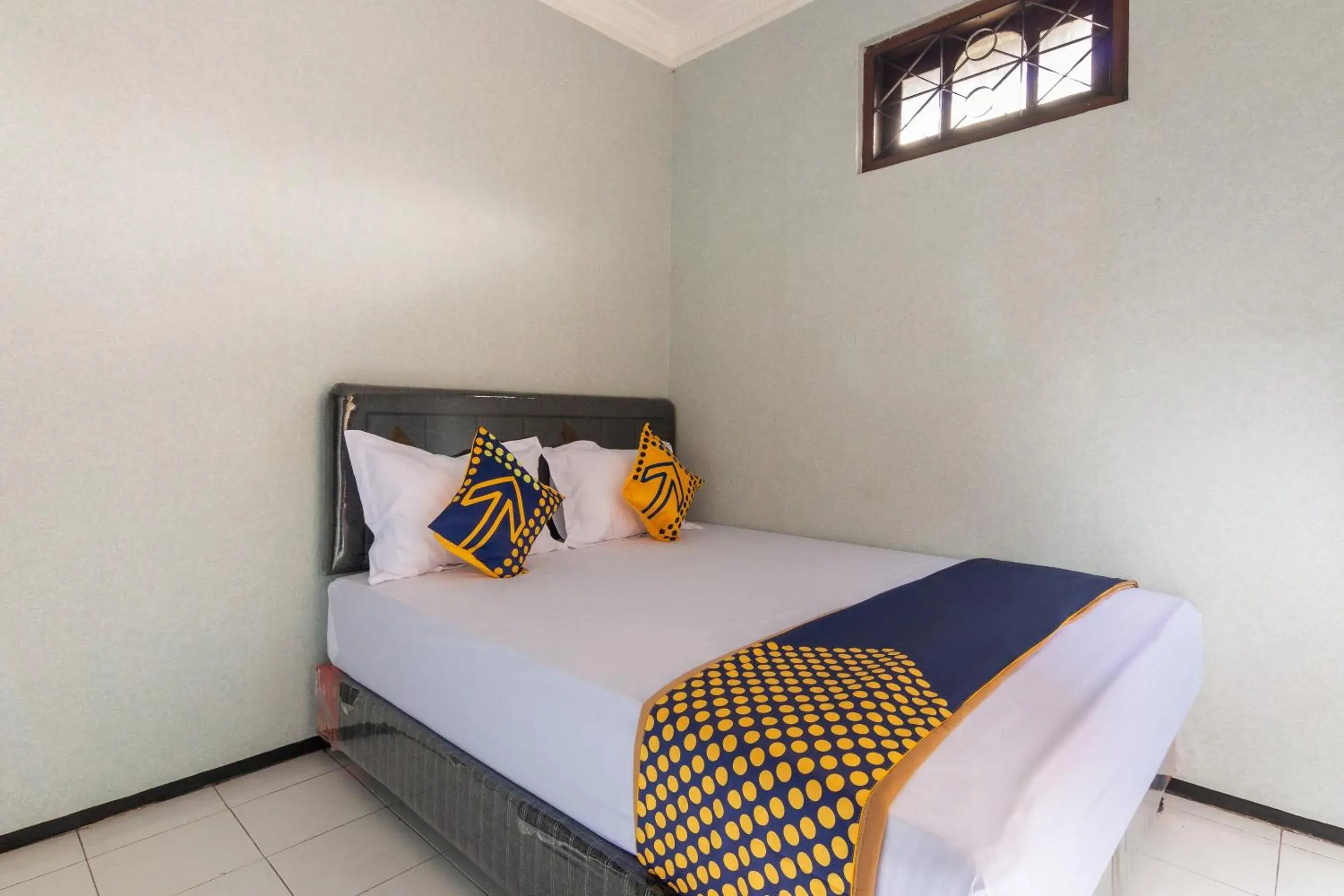 Economy Double Room in Hotel O Safira Family Residence Syariah Economy Double Room in Hotel O Safira Family Residence Syariah