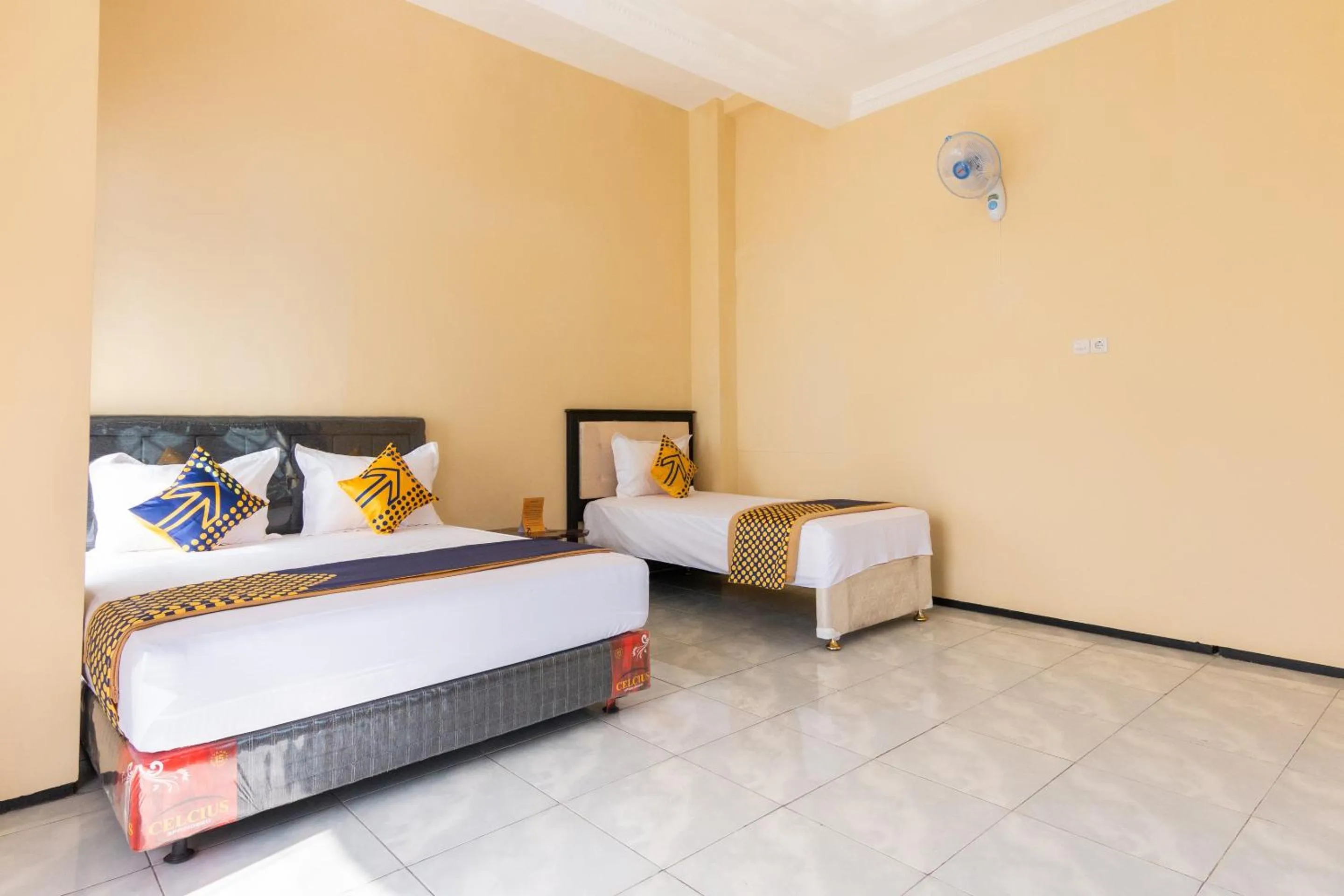 Bedroom, Bed in Hotel O Safira Family Residence Syariah