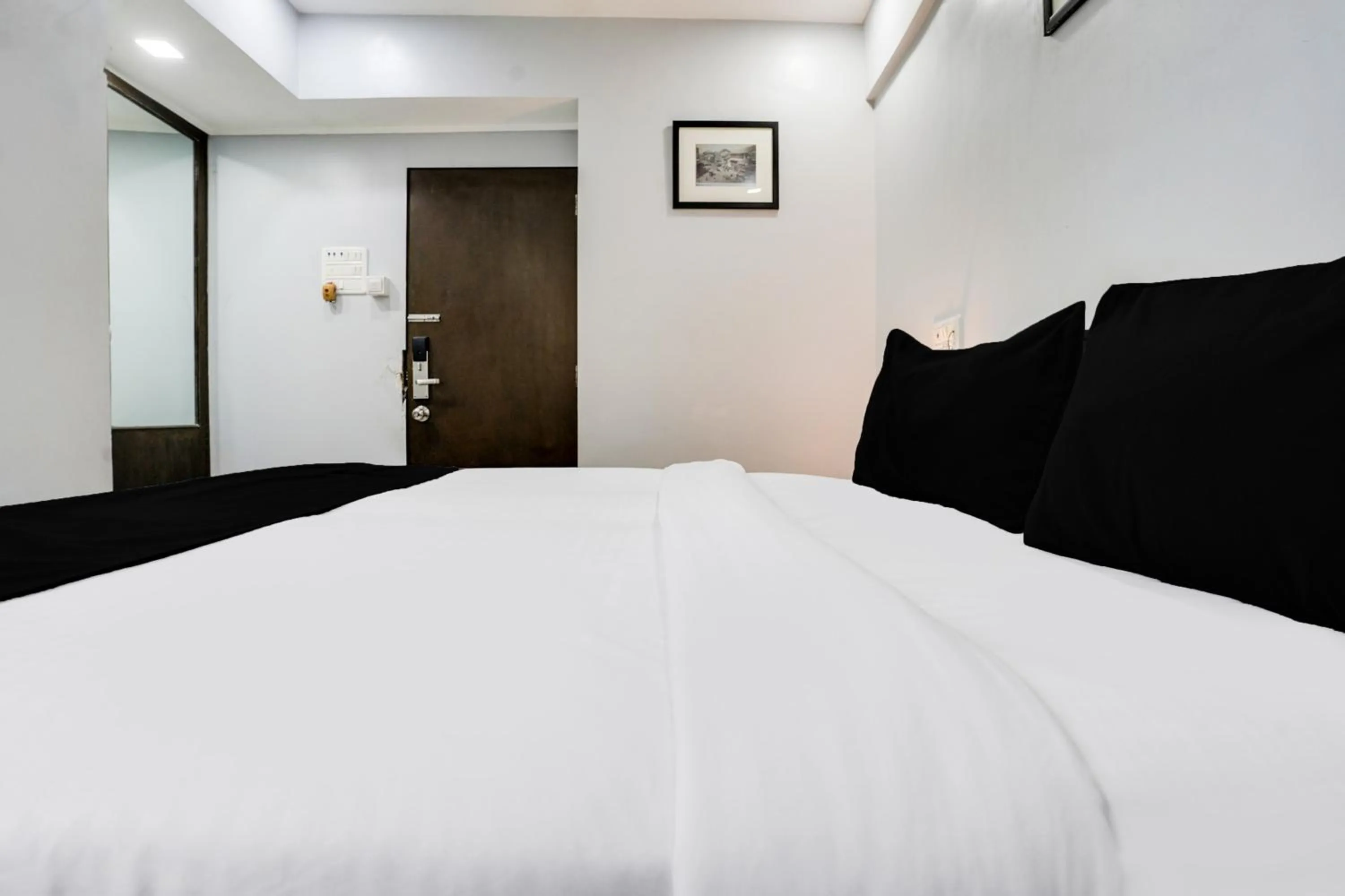 Bedroom, Bed in Super Collection O Andheri Near Mumbai Airport Formerly We Stay