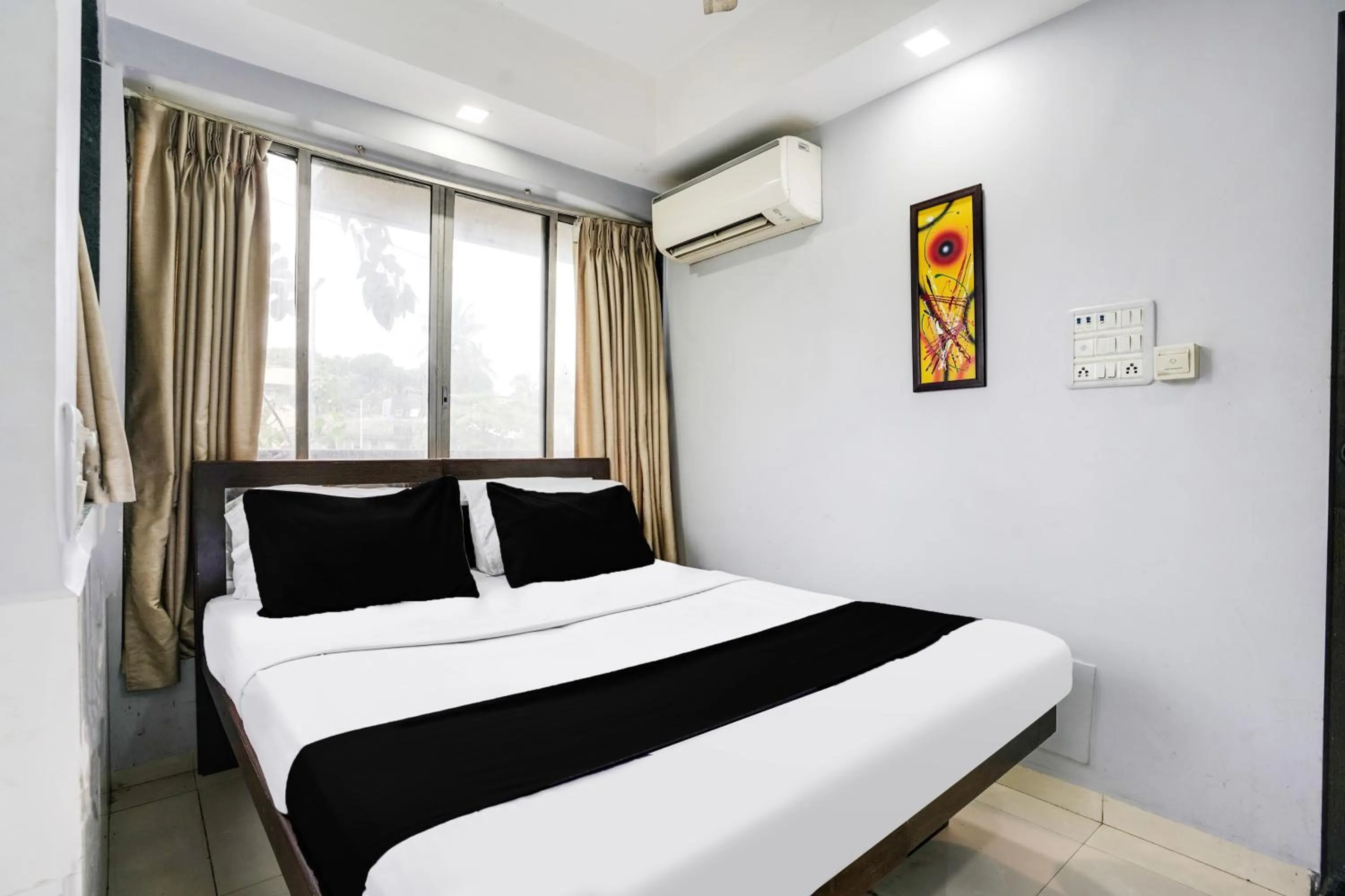 Bedroom, Bed in Super Collection O Andheri Near Mumbai Airport Formerly We Stay