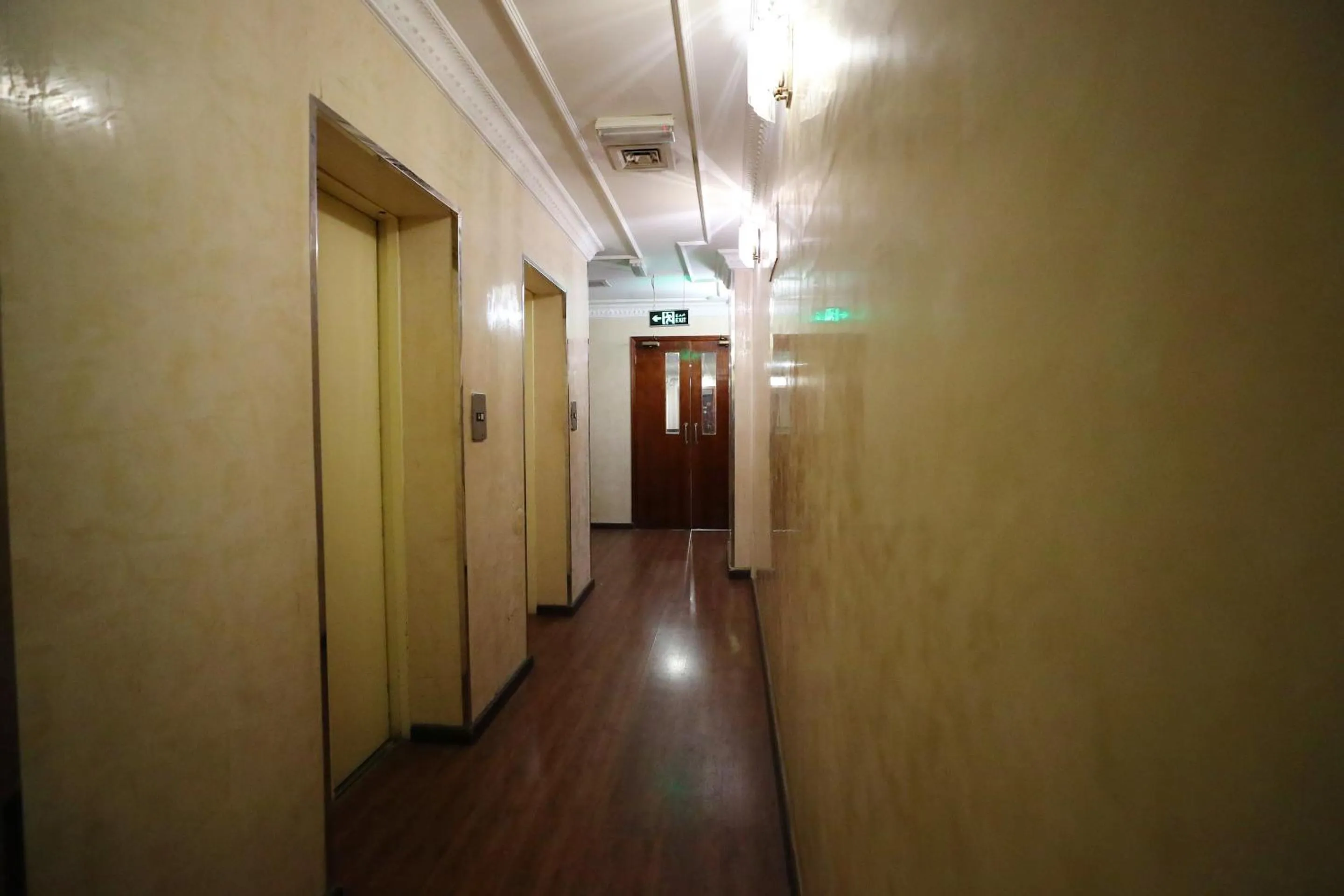 Lobby or reception in OYO 112 Semiramis Hotel