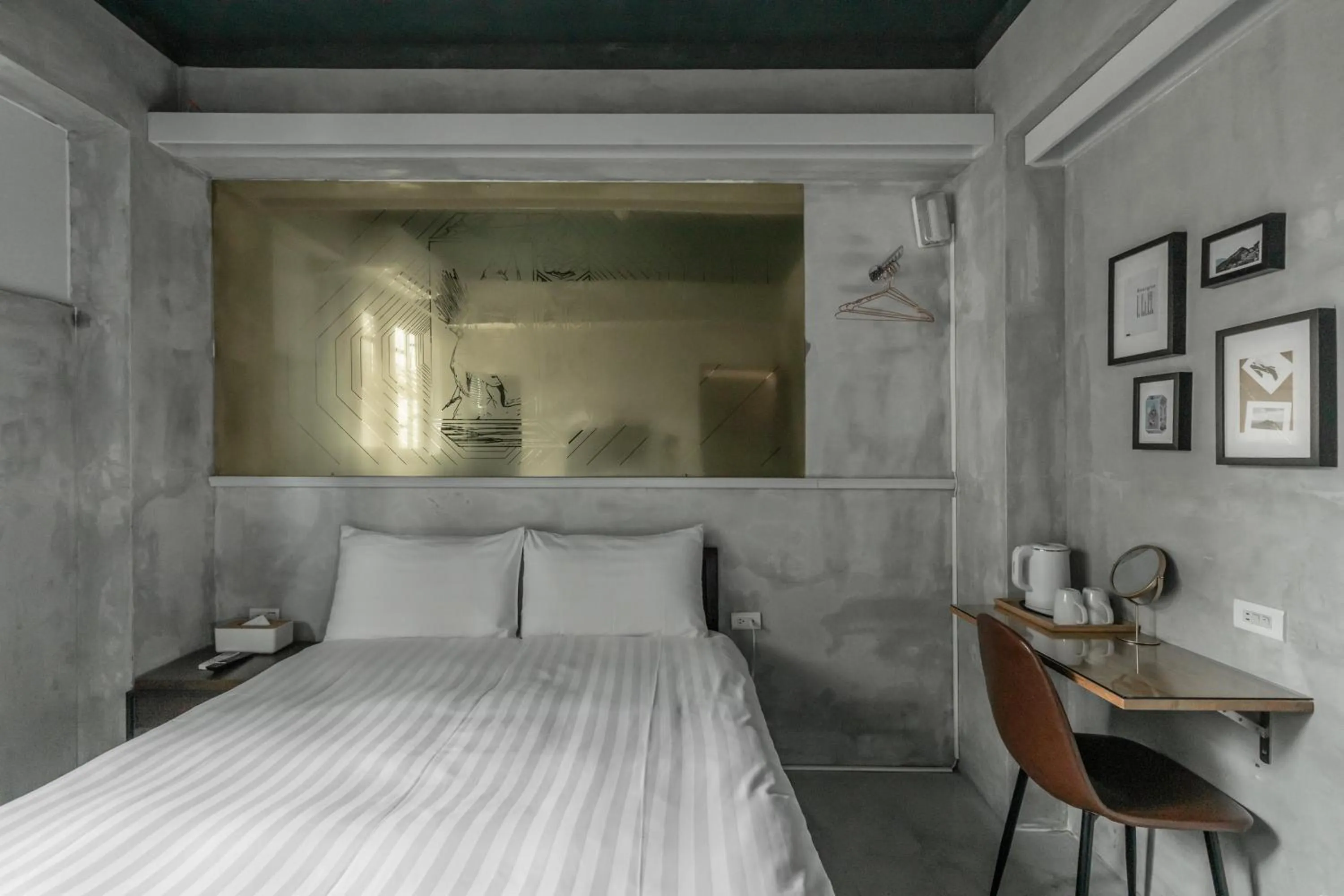 Bed in Jiufen The Ocean Theory