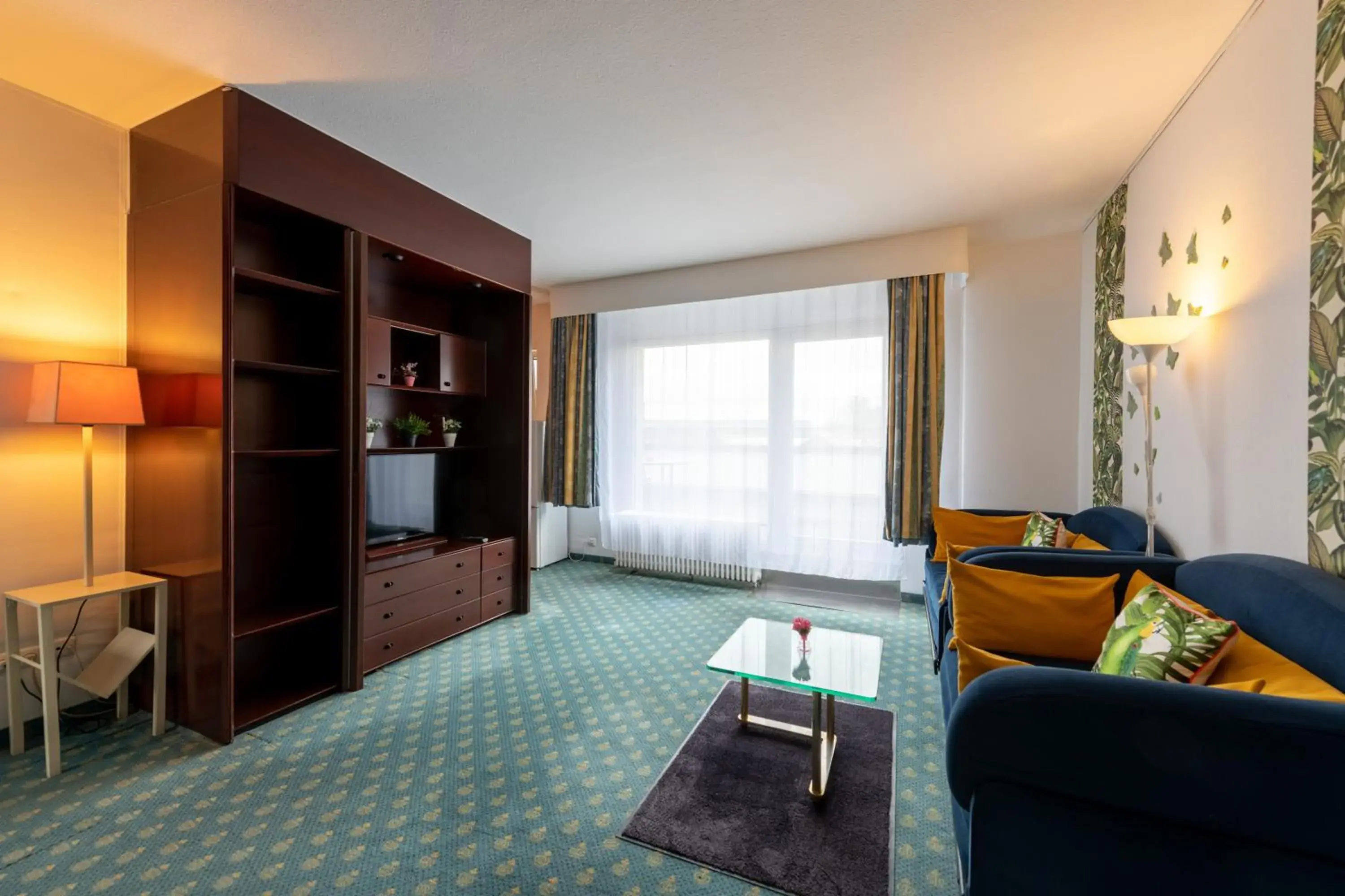 Living room, Bed in Hotel Königshof The Arthouse Living room, Bed in Hotel Königshof The Arthouse