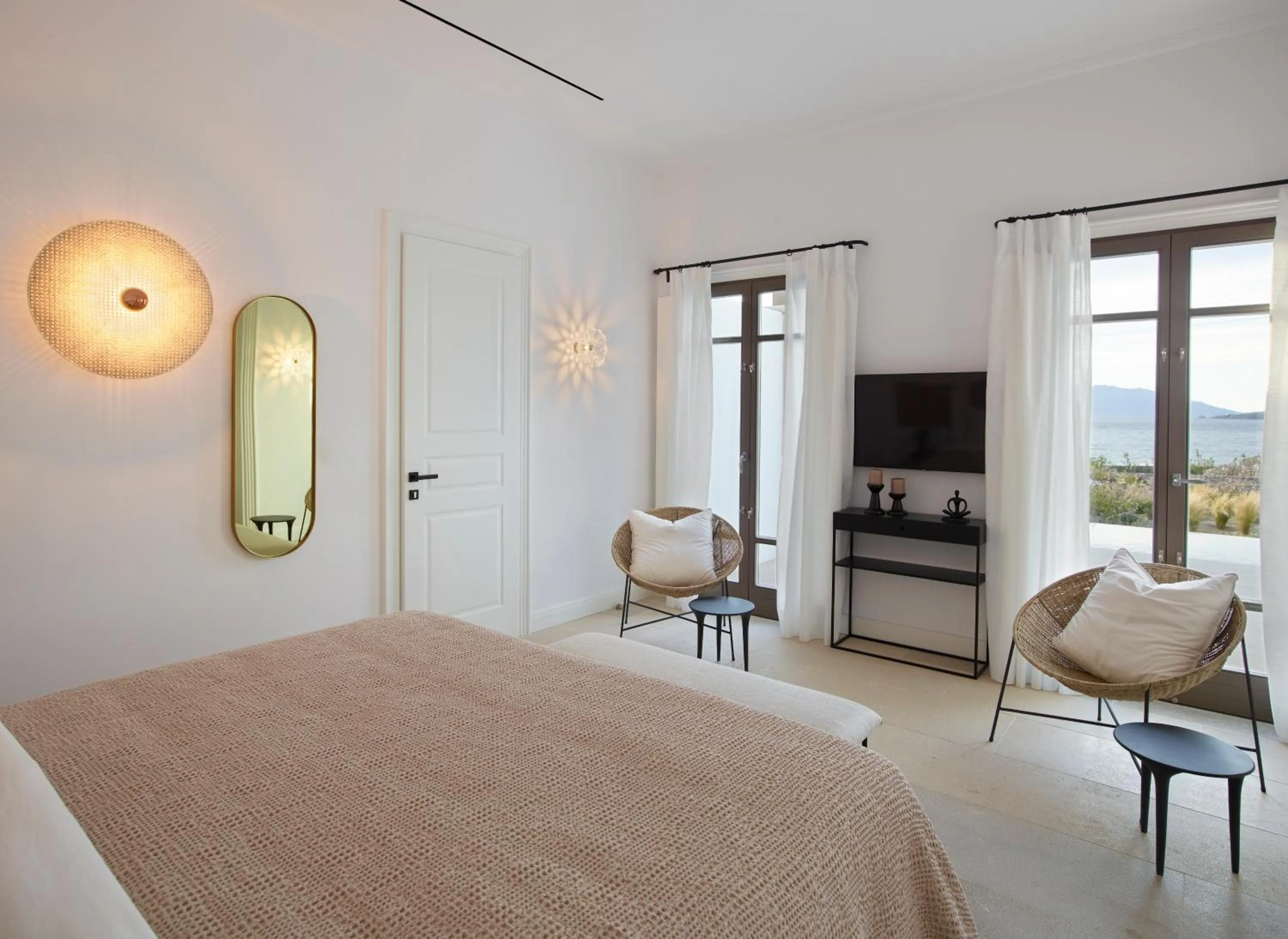 View (from property/room), Bed in Bonzoe Suites & Villas