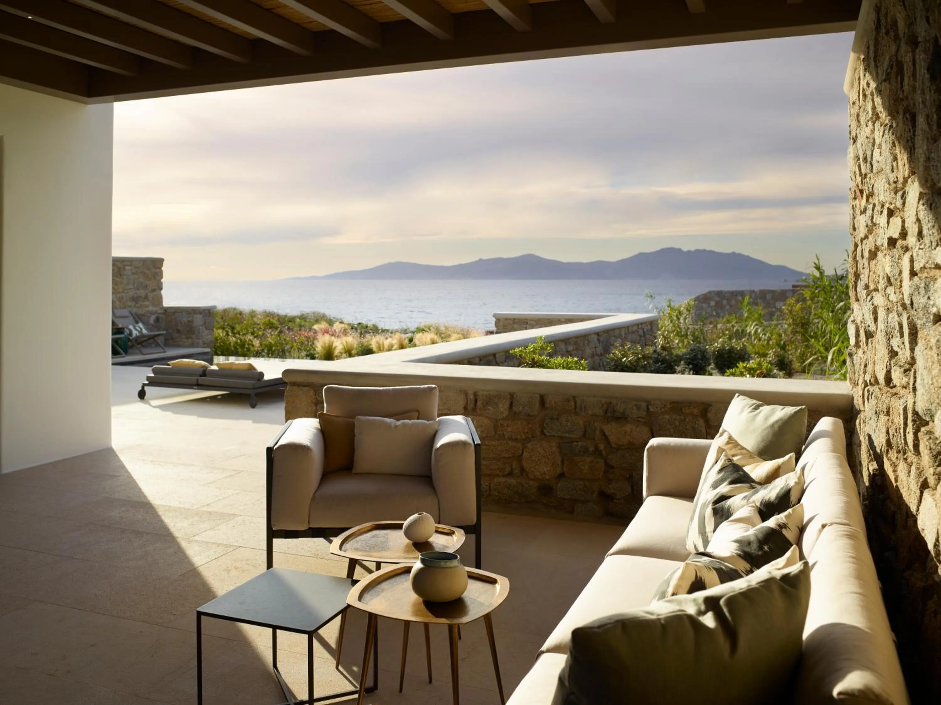 Dining area in Bonzoe Suites & Villas