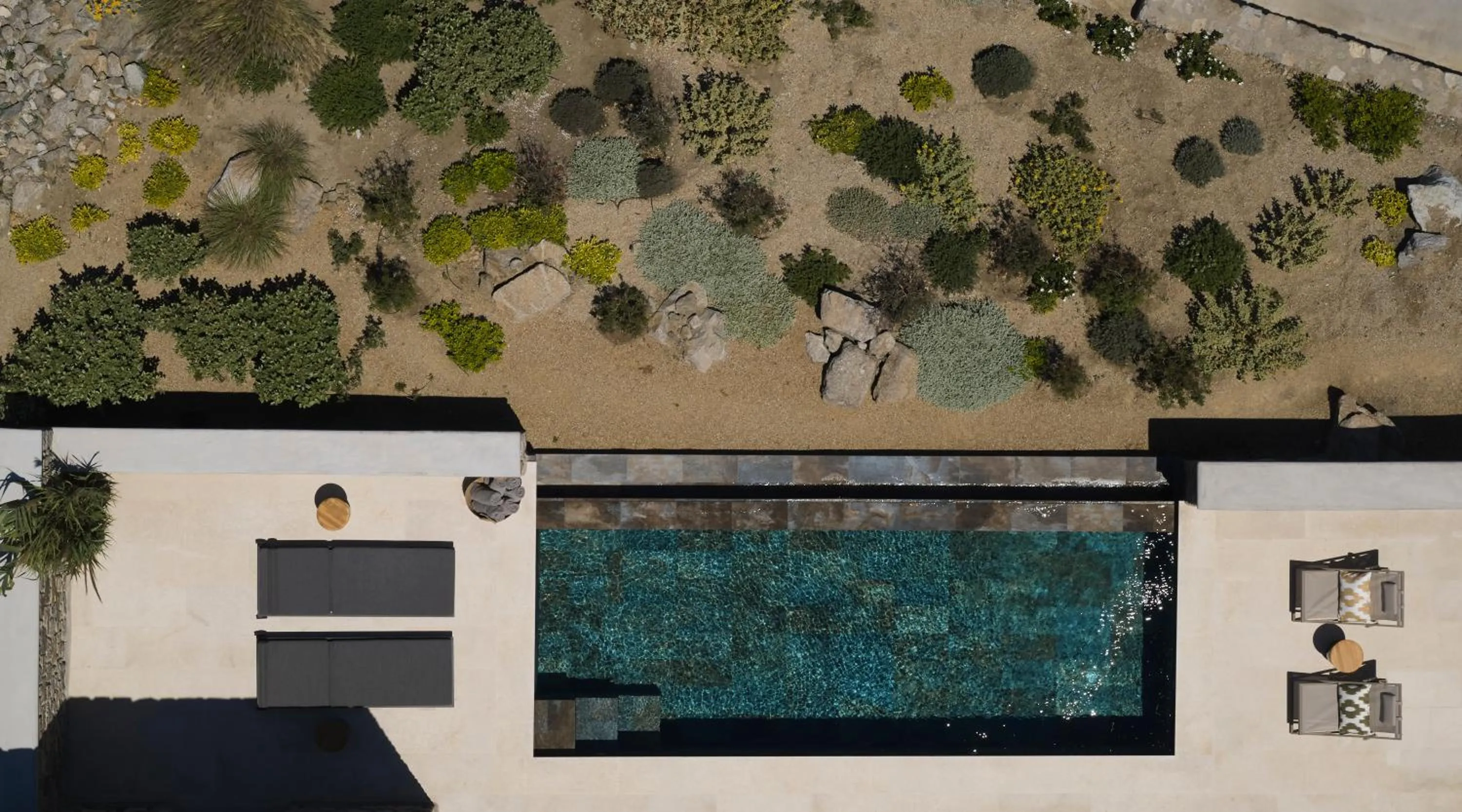 Property building in Bonzoe Suites & Villas