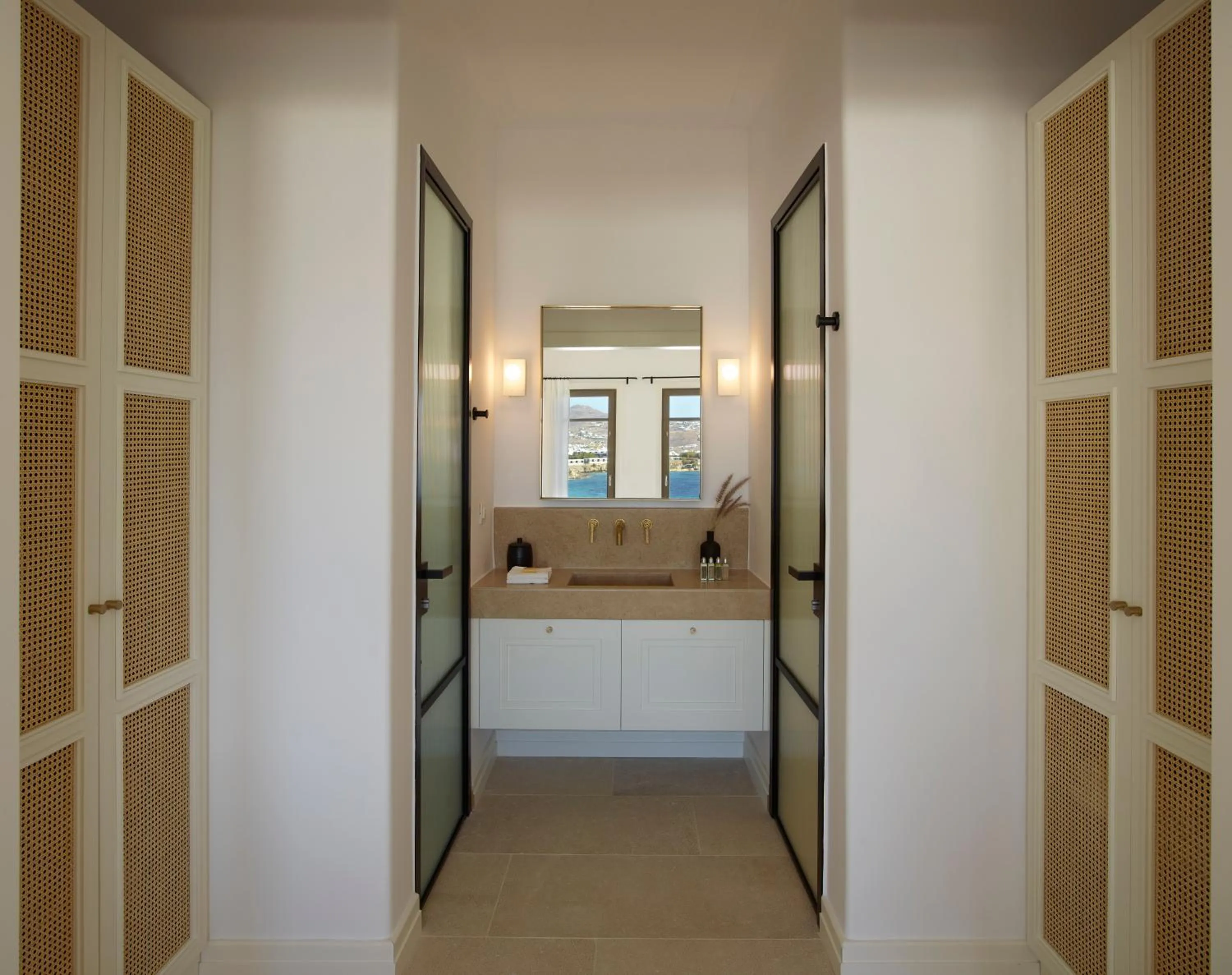 Bathroom, Bed in Bonzoe Suites & Villas