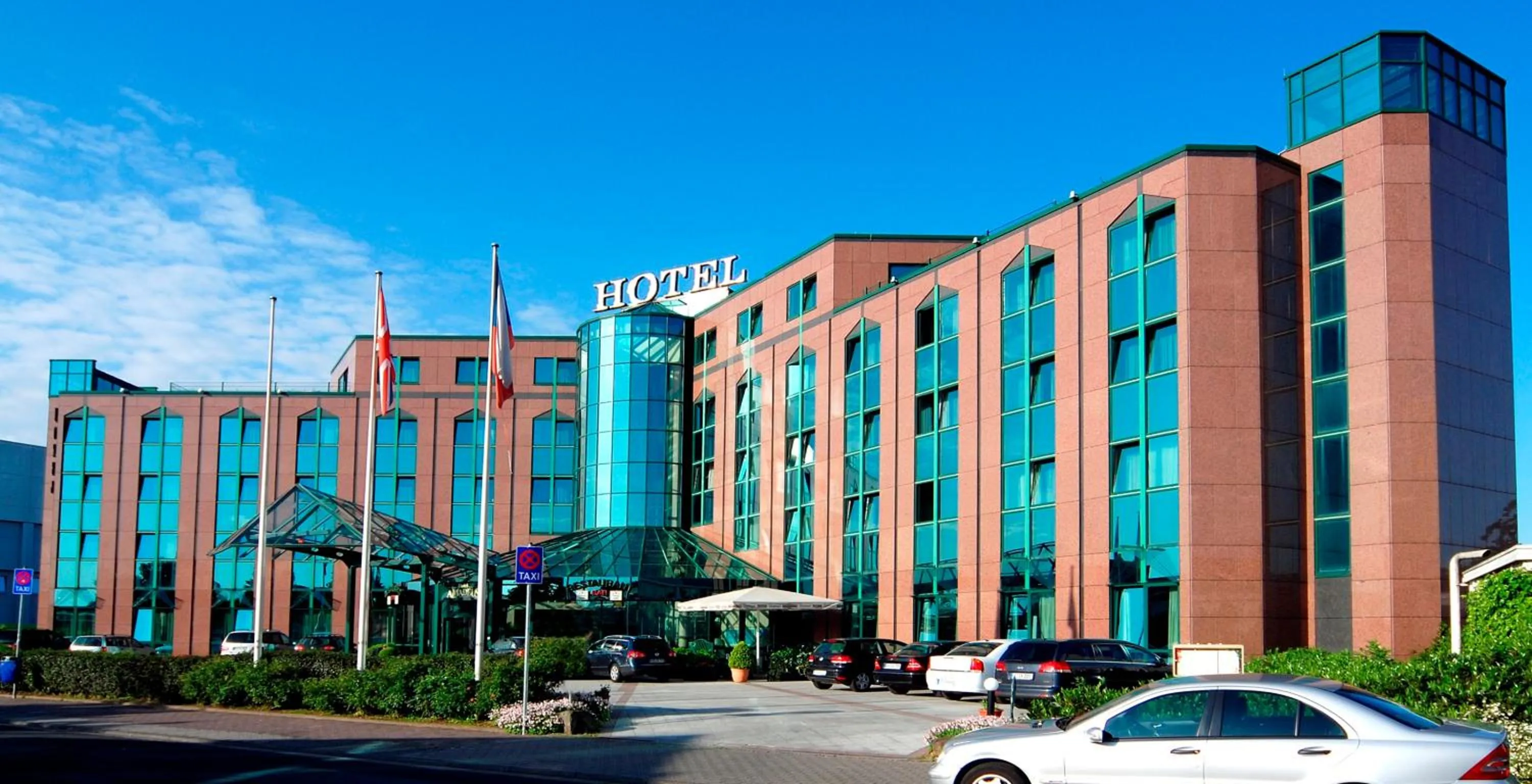 Facade/entrance in Hotel Amadeus Frankfurt