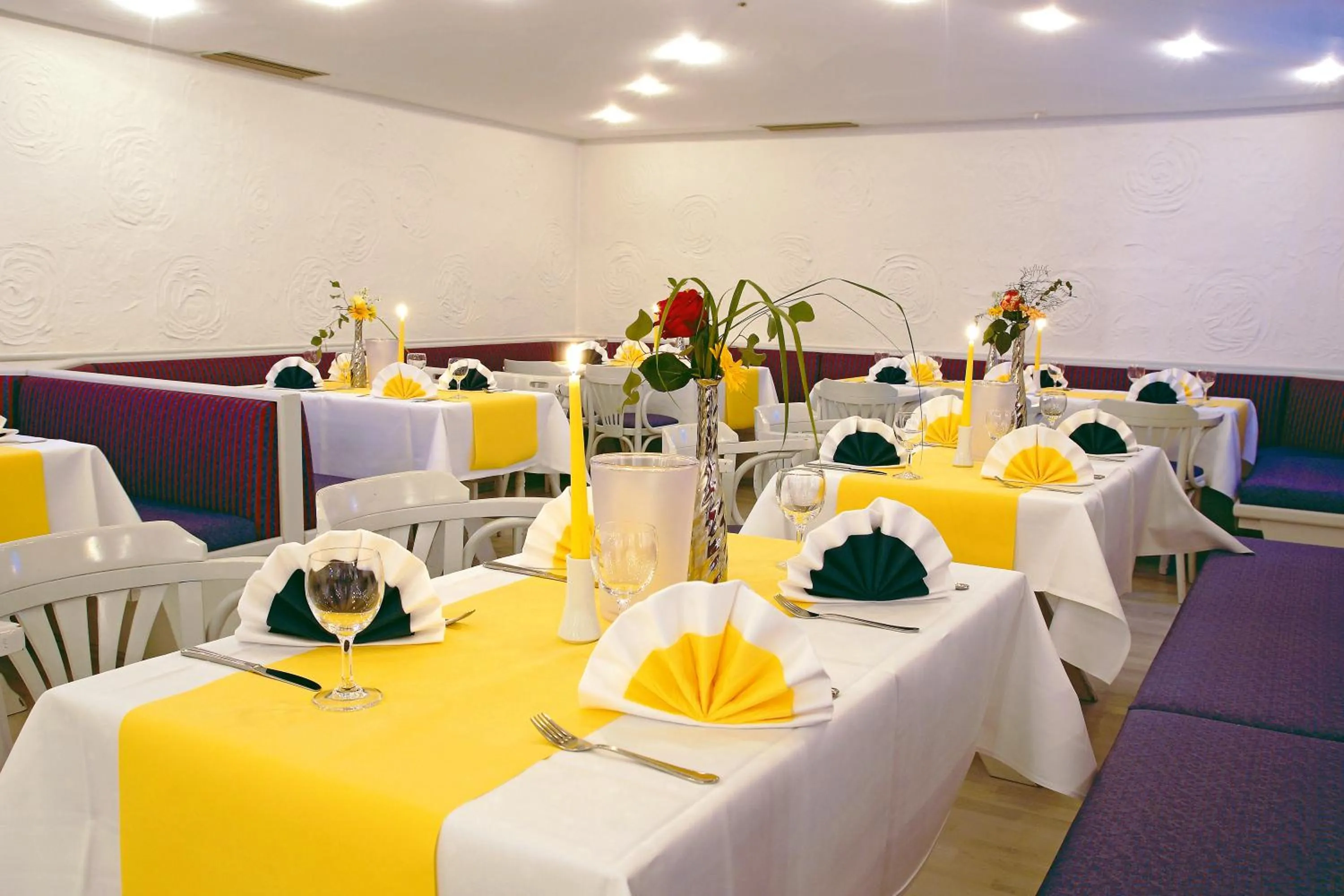 Lounge or bar in AVALON Hotelpark Königshof