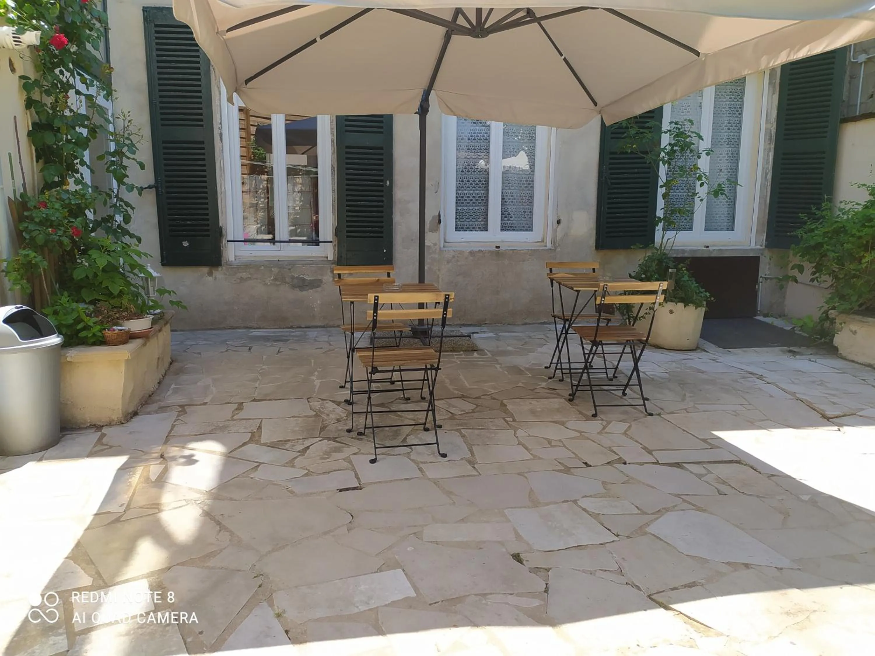 Patio in Couette et Tartine